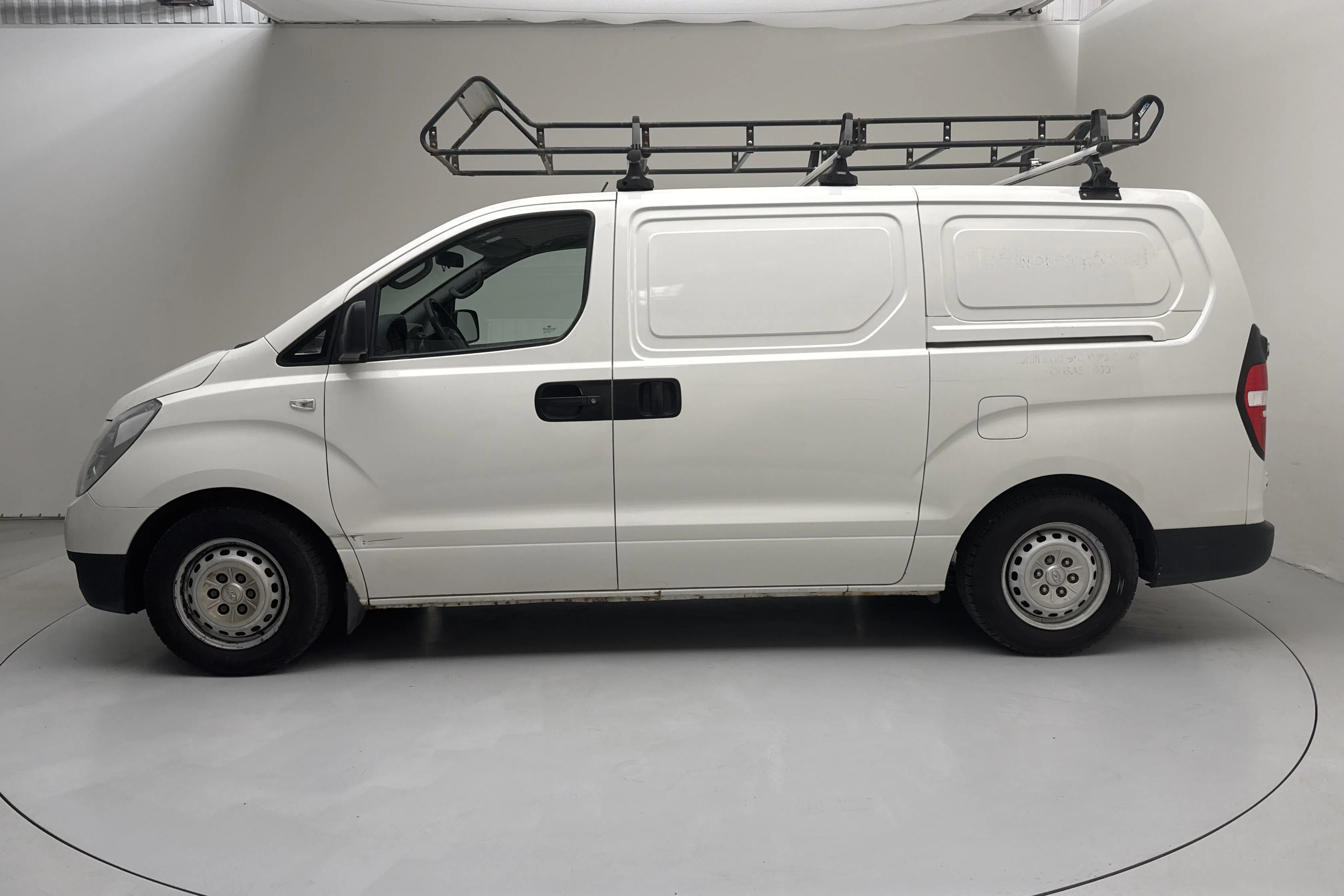 Presentationsfoto 2 av 11: Hyundai H-1 2.5 CRDi Skåp (170hk) - 16 425 mil - Manuell - vit - 2011