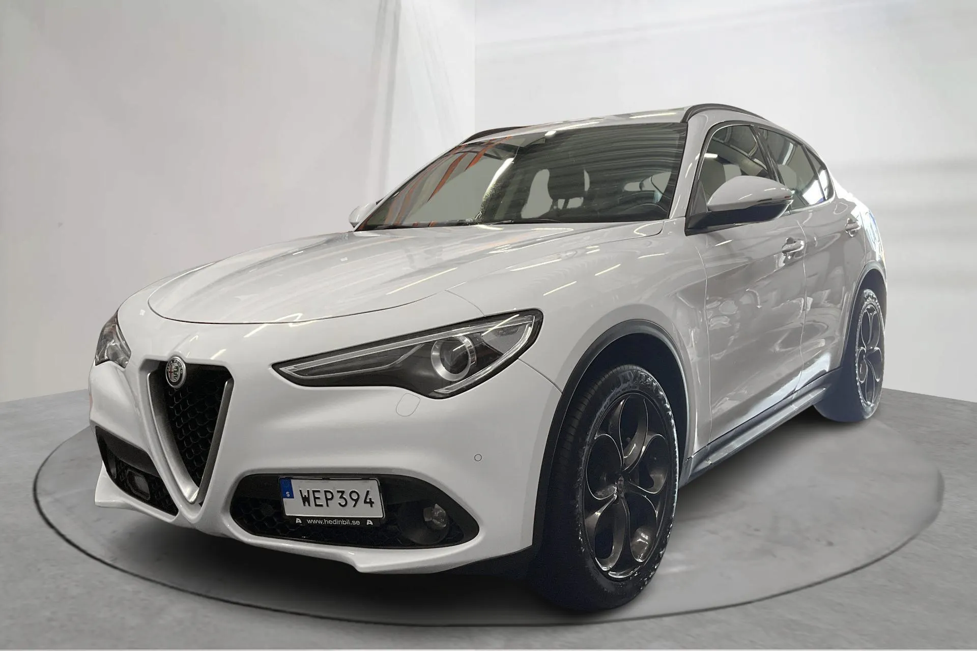 Presentation photo 1 of 14: Alfa Romeo Stelvio 2.2 D AWD (210hk) - 179 480 km - Automatic - white - 2017