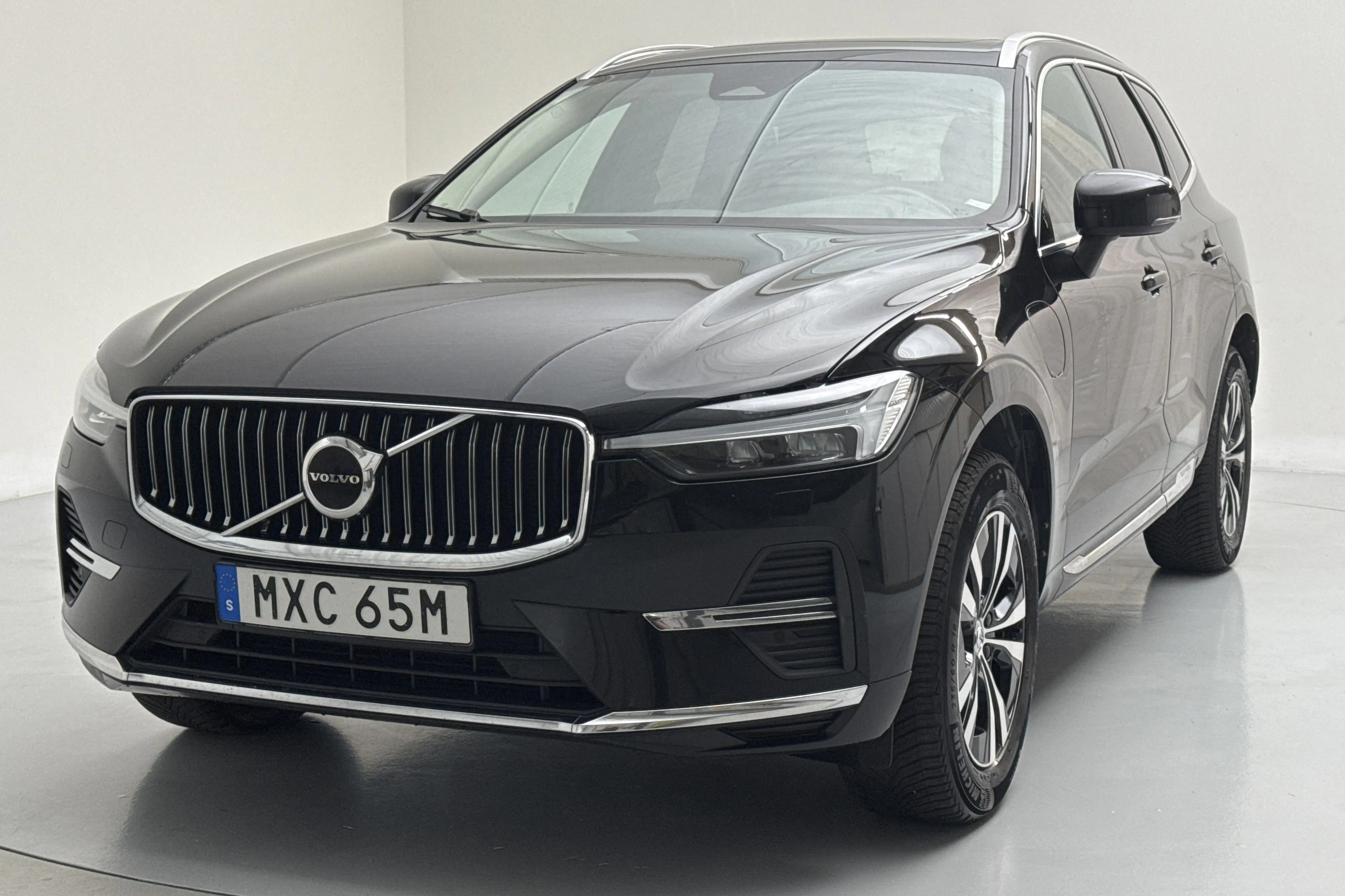 Presentation photo 1 of 17: Volvo XC60 T6 AWD Recharge (350hk) - 150 200 km - Automatic - black - 2023