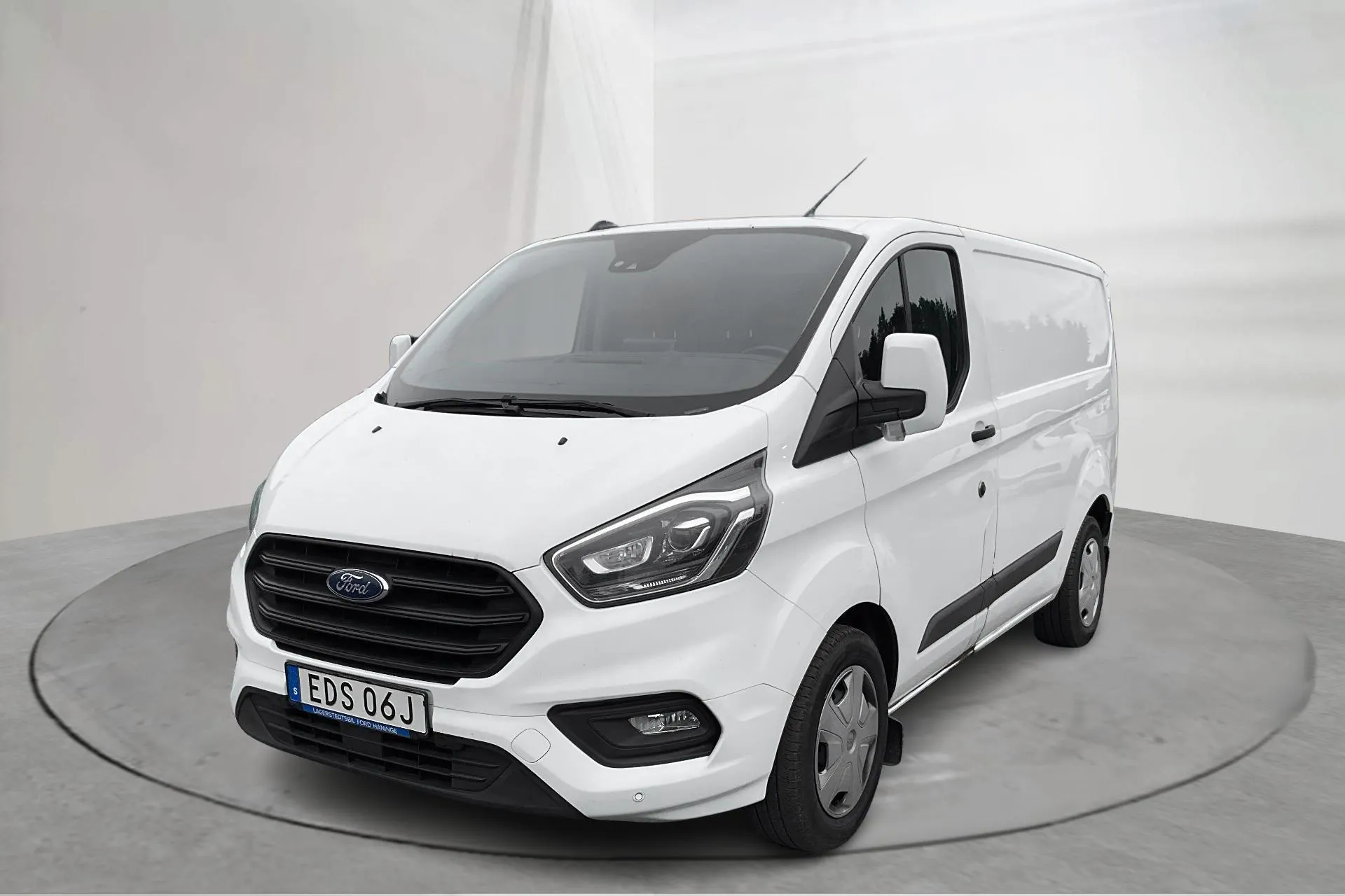 Presentation photo 1 of 16: Ford Transit Custom 300 (170hk) - 119 070 km - Automatic - white - 2022