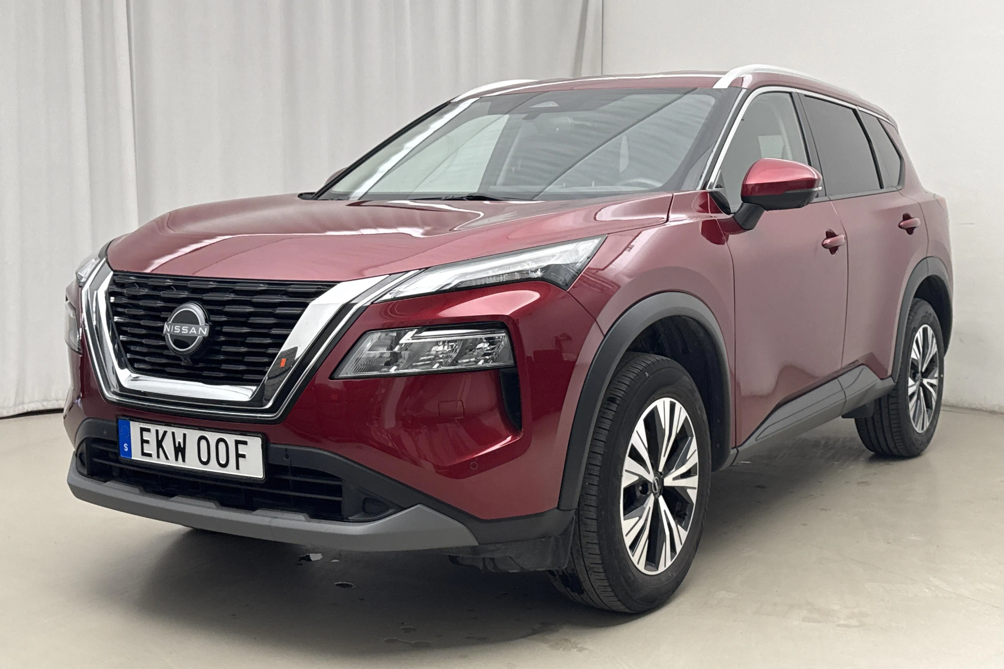 Presentation photo 1 of 20: Nissan X-Trail MHEV (160hk) - 49 340 km - Automatic - red - 2023