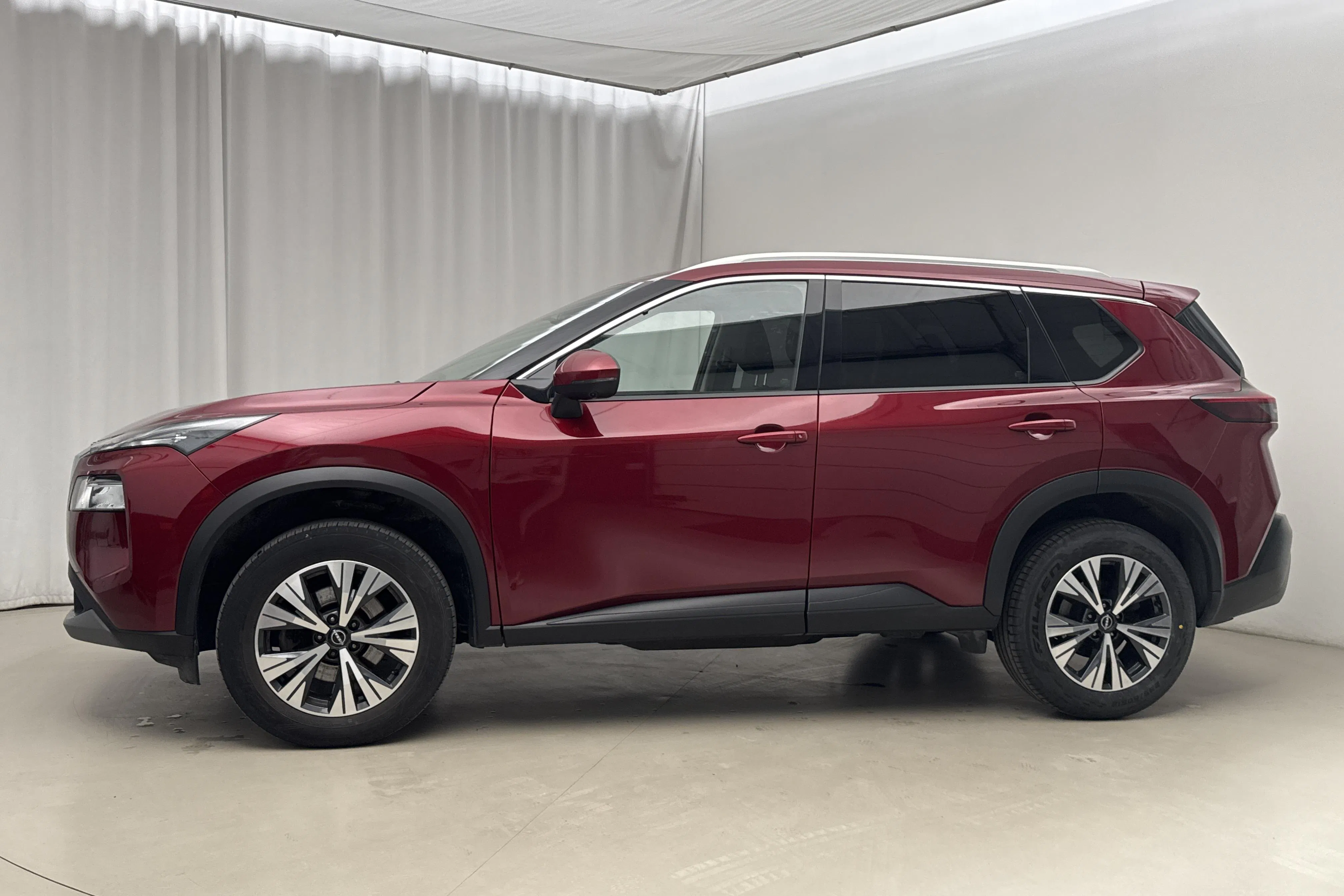 Presentation photo 2 of 20: Nissan X-Trail MHEV (160hk) - 49 340 km - Automatic - red - 2023