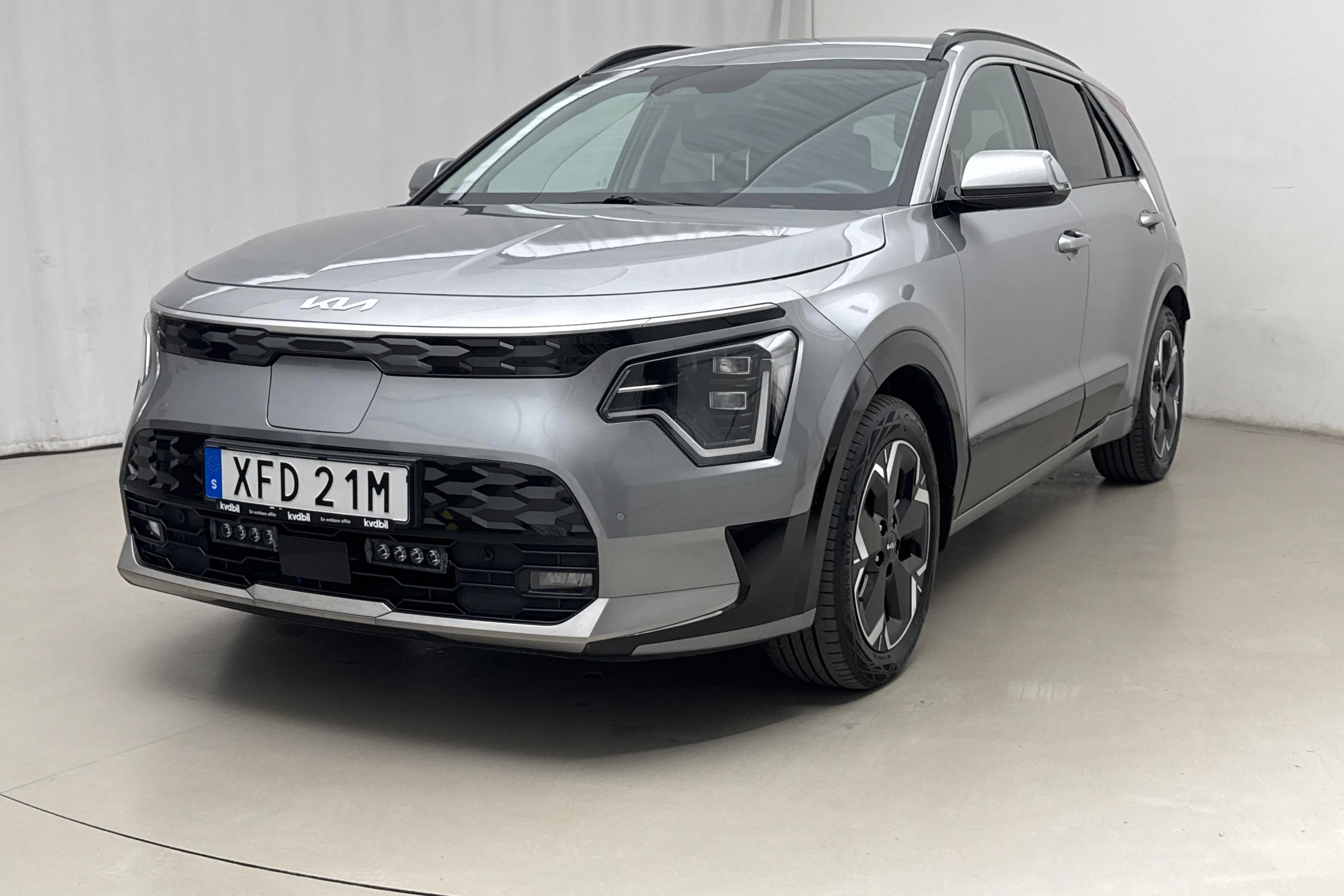 Presentation photo 1 of 21: KIA Niro EV 65kWh (204hk) - 48 900 km - Automatic - gray - 2023