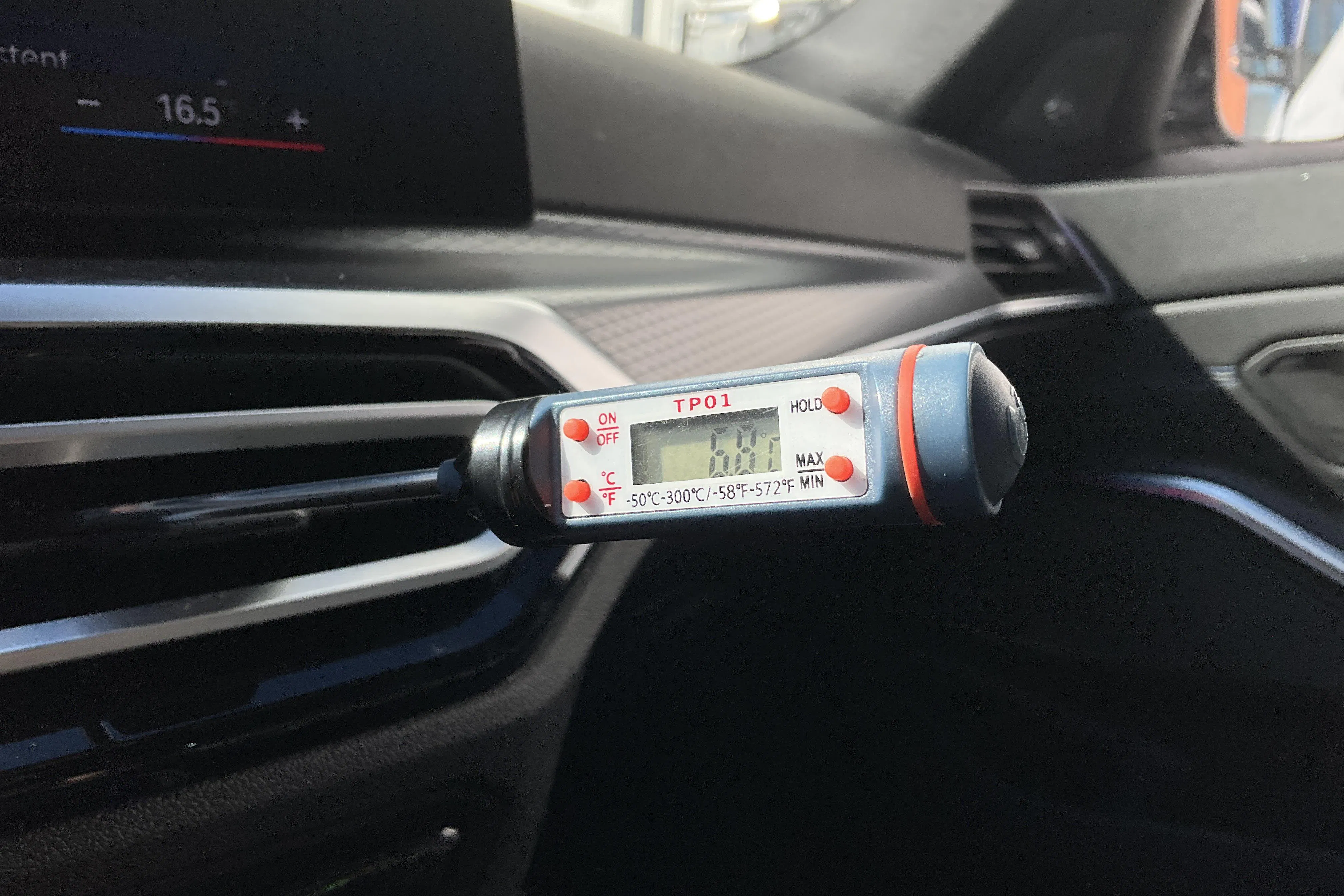 Presentation photo 25 of 25: BMW 330e xDrive Touring LCI, G21 (292hk) - 136 410 km - Automatic - white - 2023