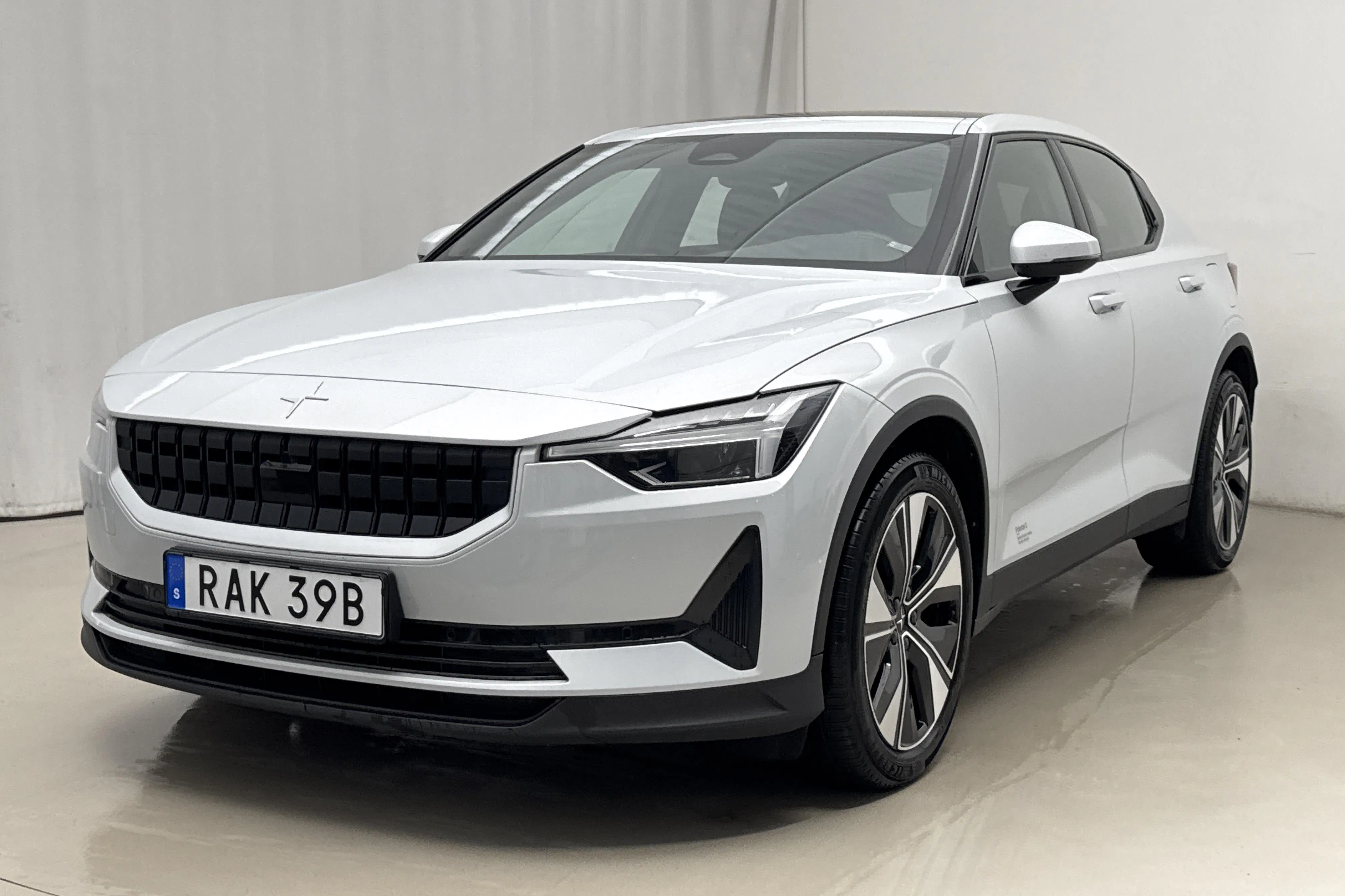Presentationsfoto 1 av 24: Polestar 2 Long range Dual motor (408hk) - 10 499 mil - Automat - silver - 2023