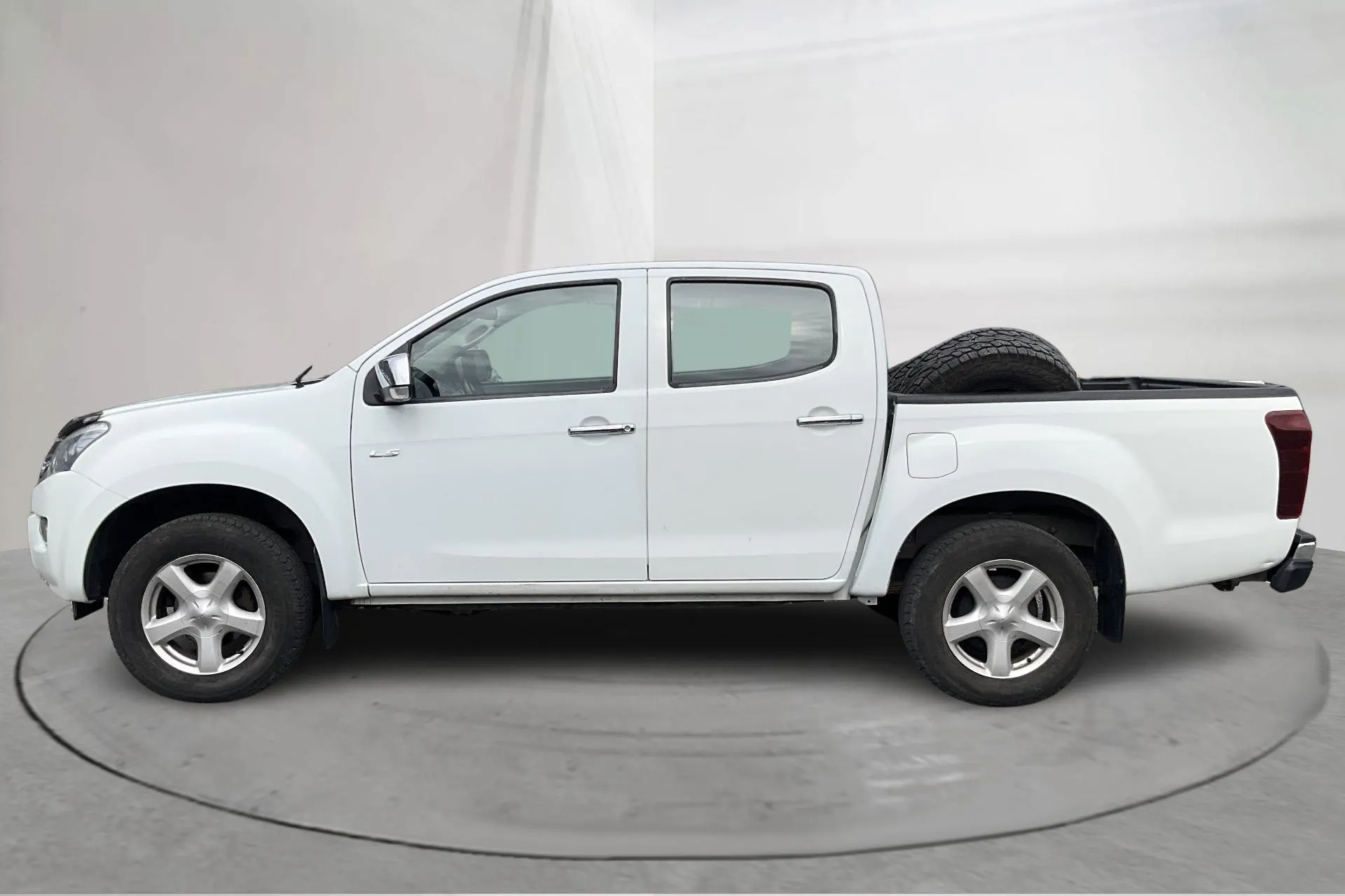 Presentationsfoto 2 av 13: Isuzu D-MAX 2.5 DDI 4WD (163hk) - 12 912 mil - Manuell - vit - 2016