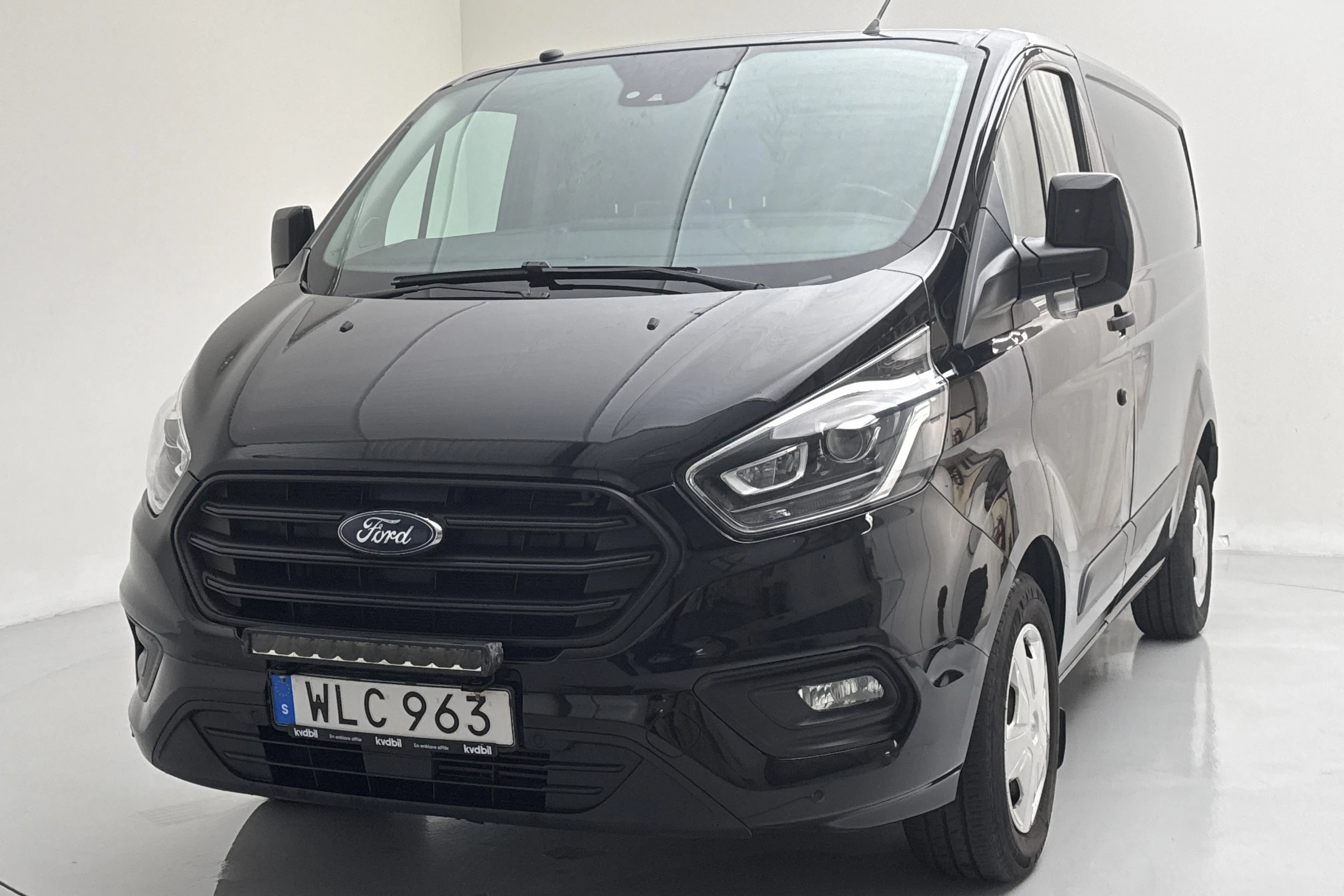 Presentationsfoto 1 av 14: Ford Transit Custom 280 (130hk) - 17 166 mil - Automat - svart - 2018