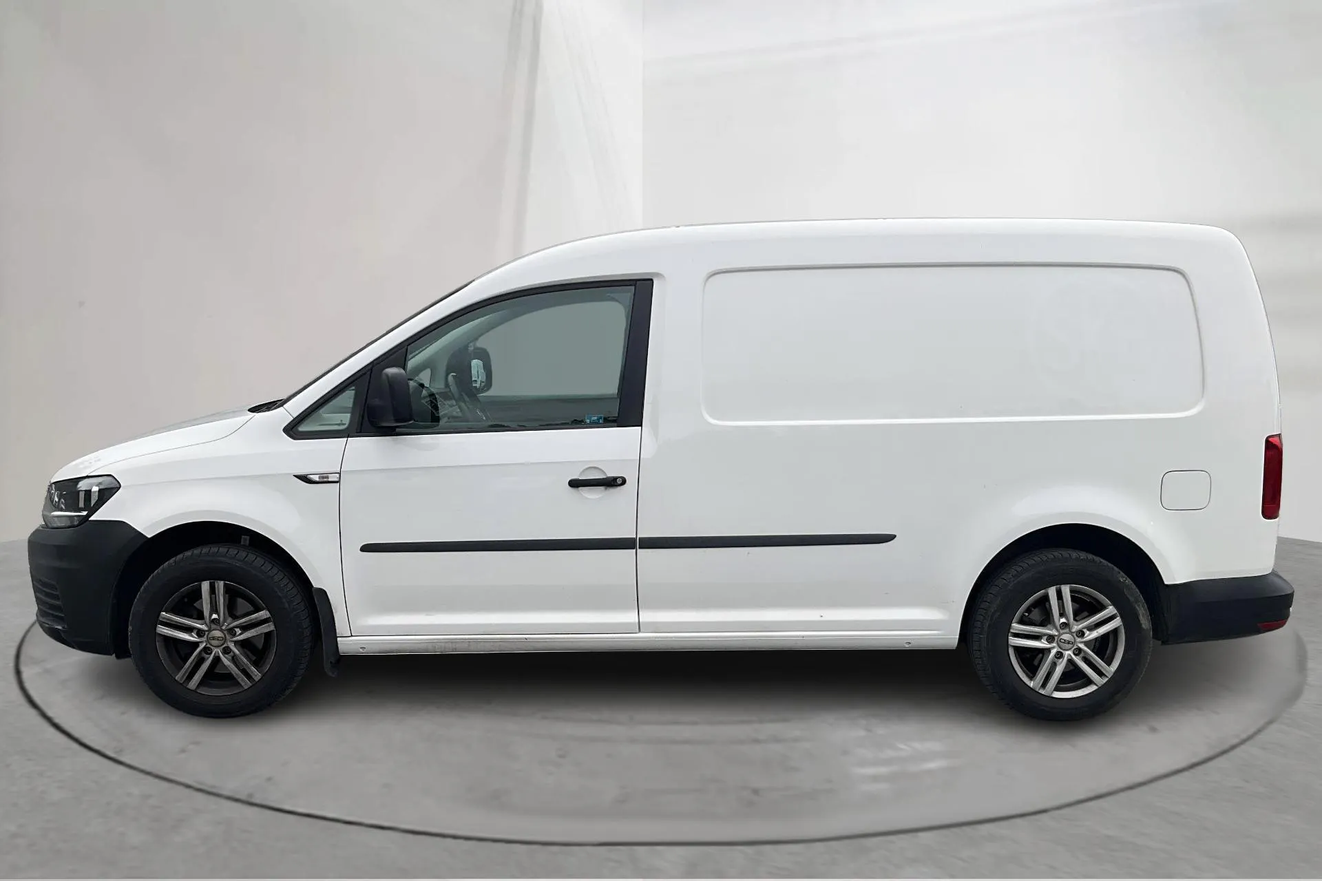 Presentationsfoto 2 av 11: VW Caddy 1.4 TGI Maxi Skåp (110hk) - 14 816 mil - Manuell - vit - 2016