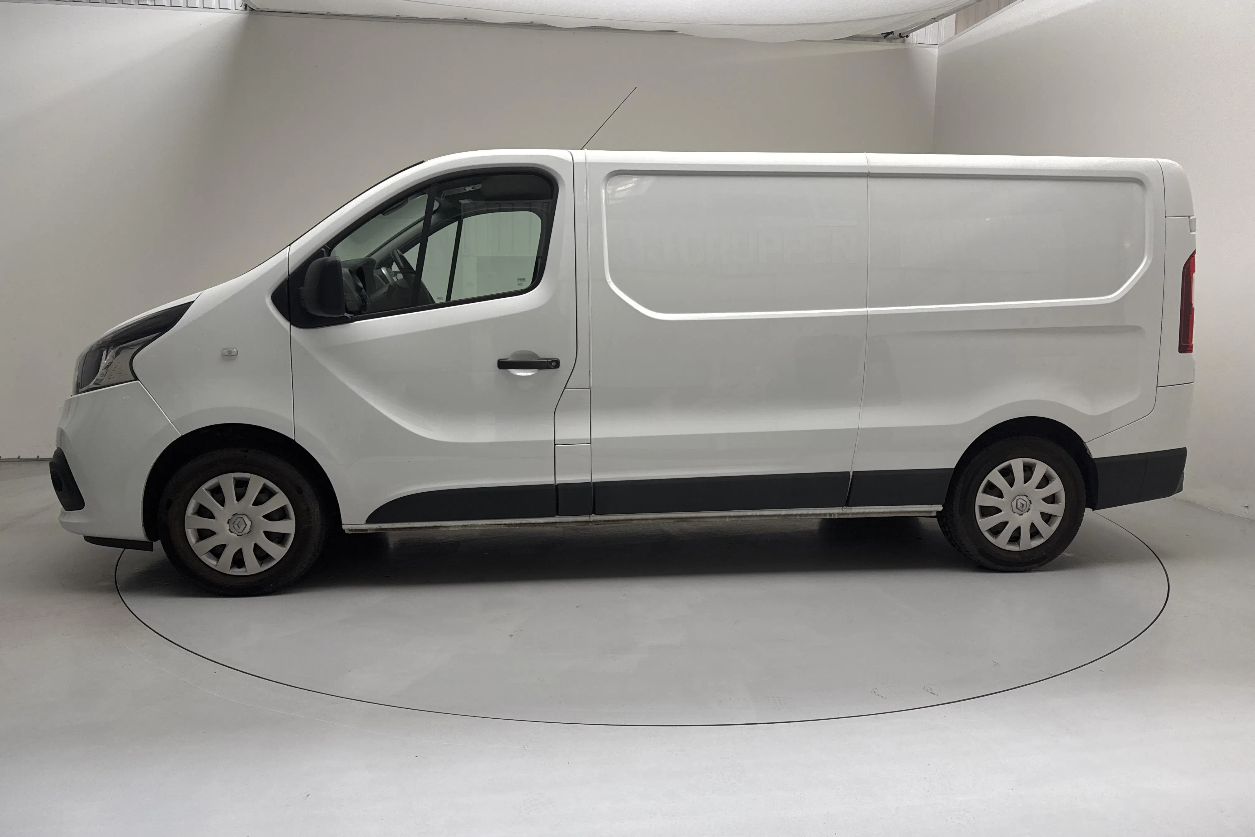 Presentationsfoto 2 av 15: Renault Trafic 1.6 dCi Skåp (125hk) - 25 123 mil - Manuell - vit - 2018