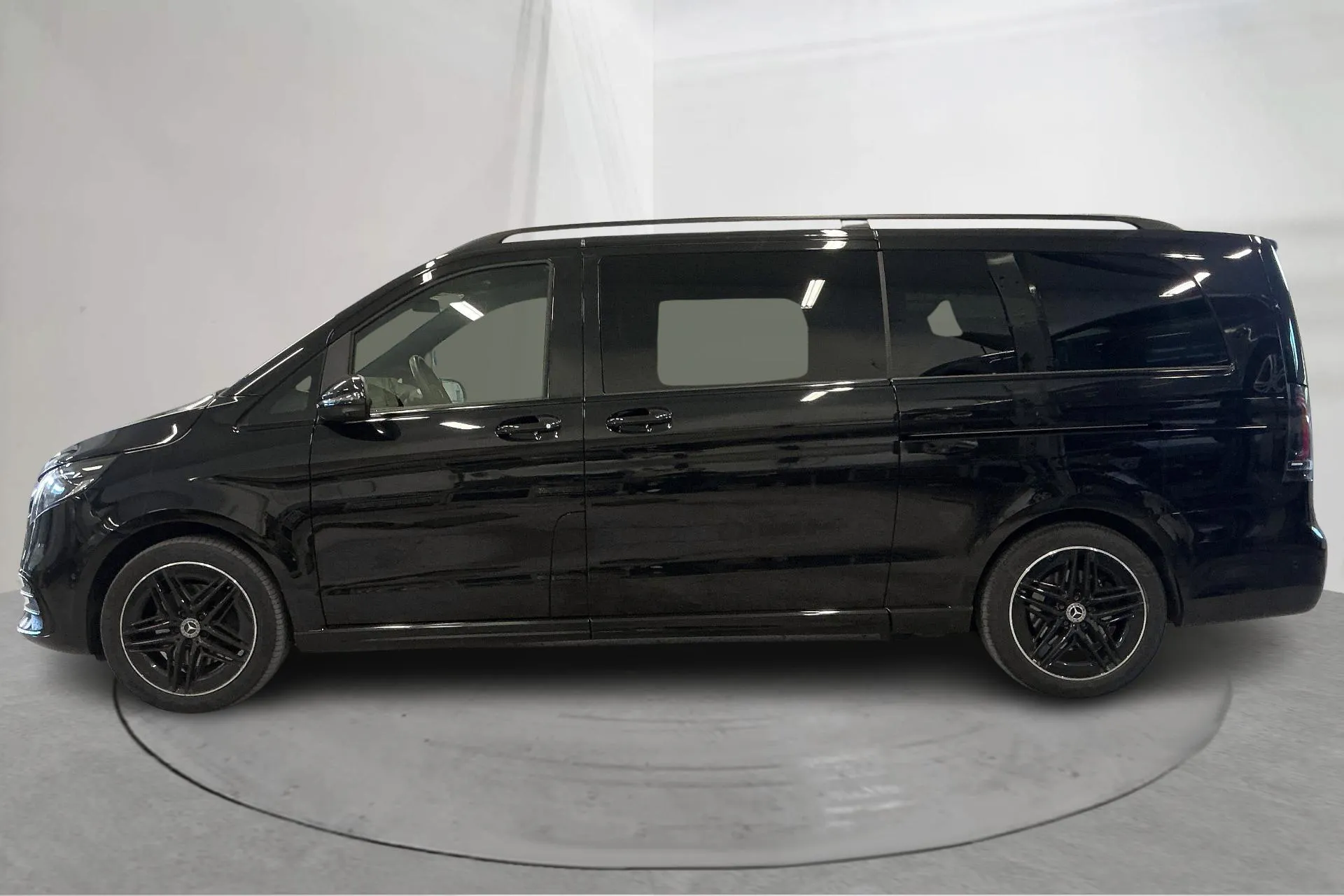 Presentation photo 2 of 20: Mercedes V 300 d 4MATIC W447 (237hk) - 32 560 km - Automatic - black - 2025