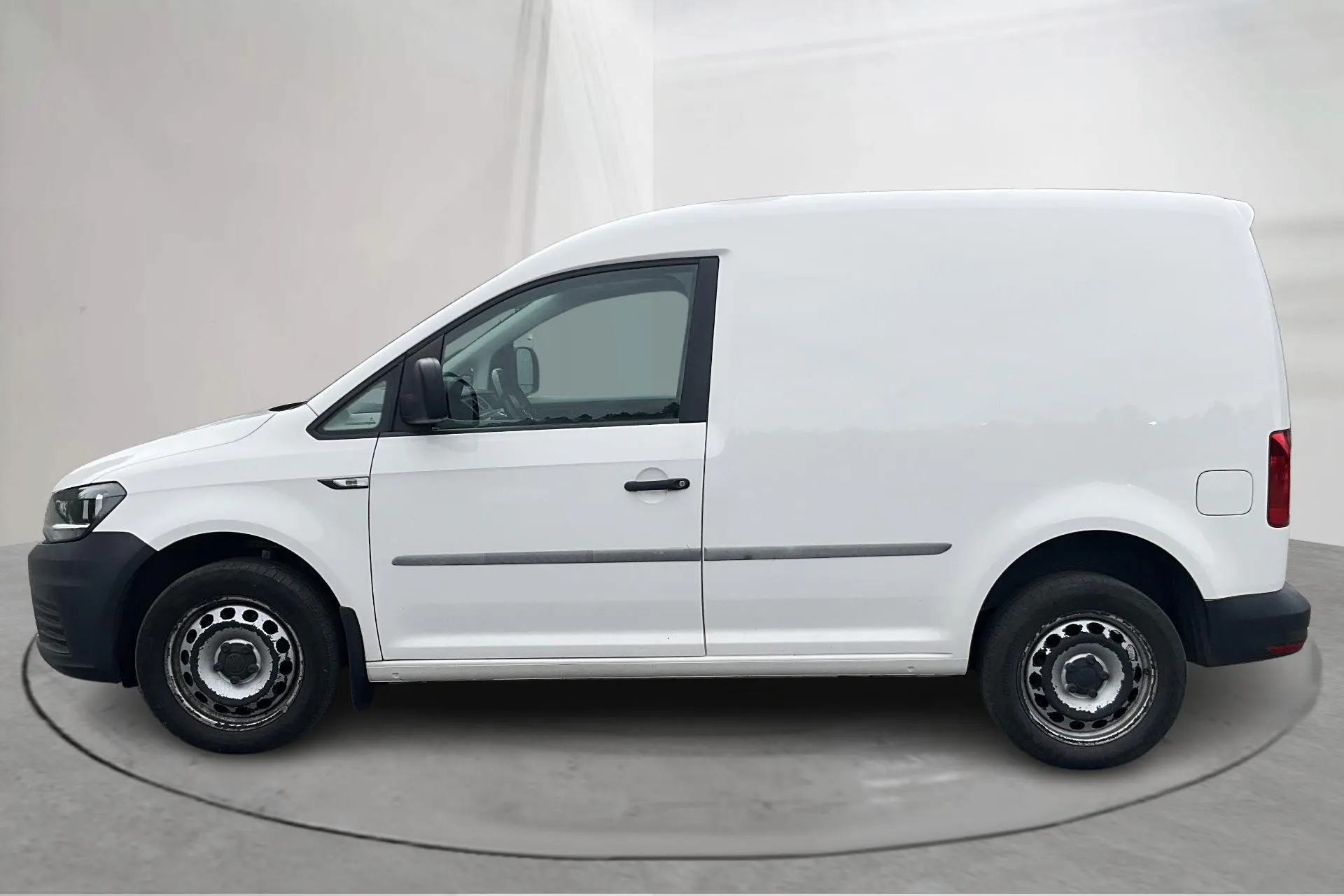 Presentationsfoto 2 av 14: VW Caddy 2.0 TDI Skåp 4MOTION (150hk) - 13 720 mil - Automat - vit - 2017