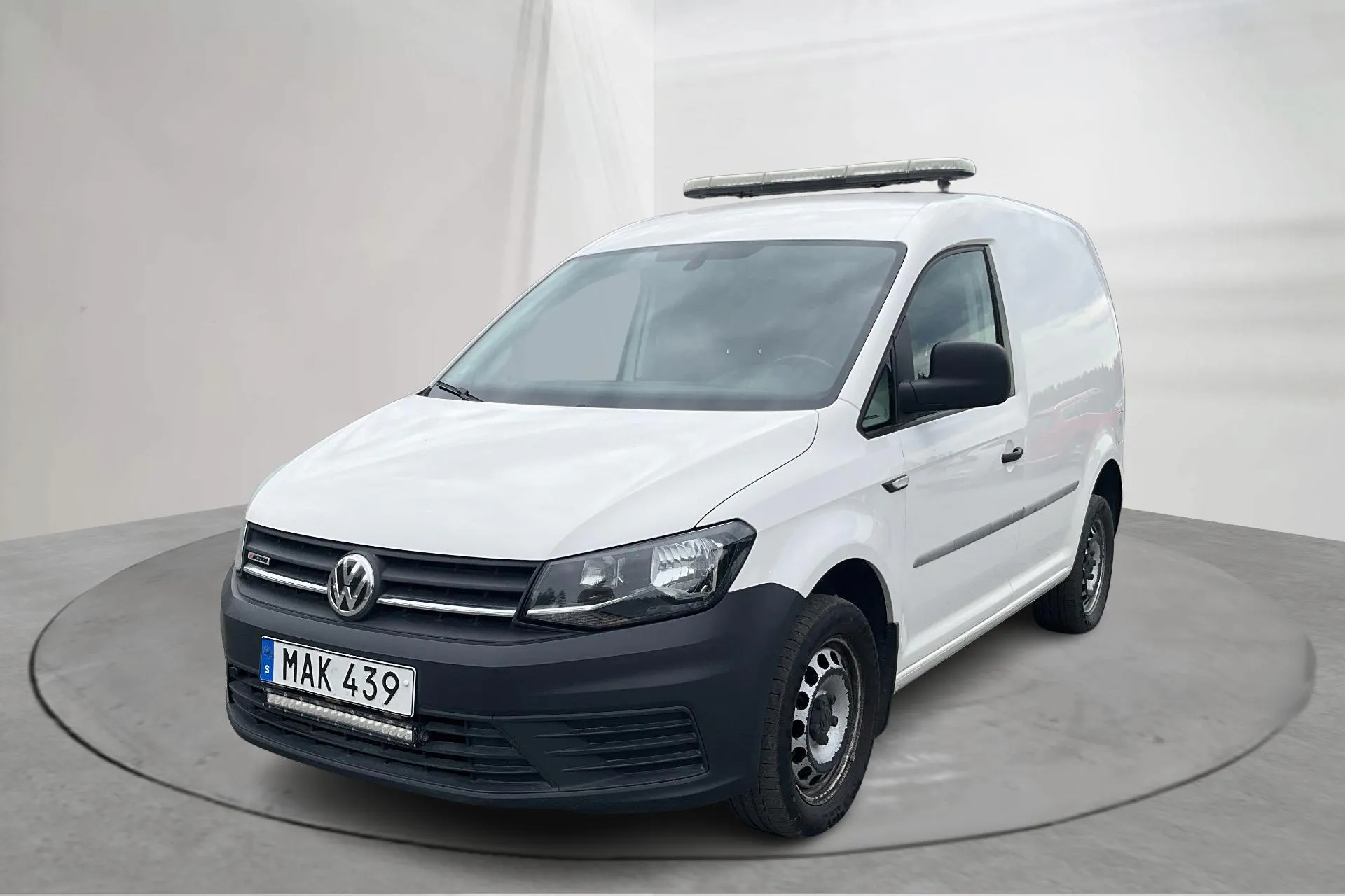 Presentationsfoto 1 av 14: VW Caddy 2.0 TDI Skåp 4MOTION (150hk) - 13 720 mil - Automat - vit - 2017