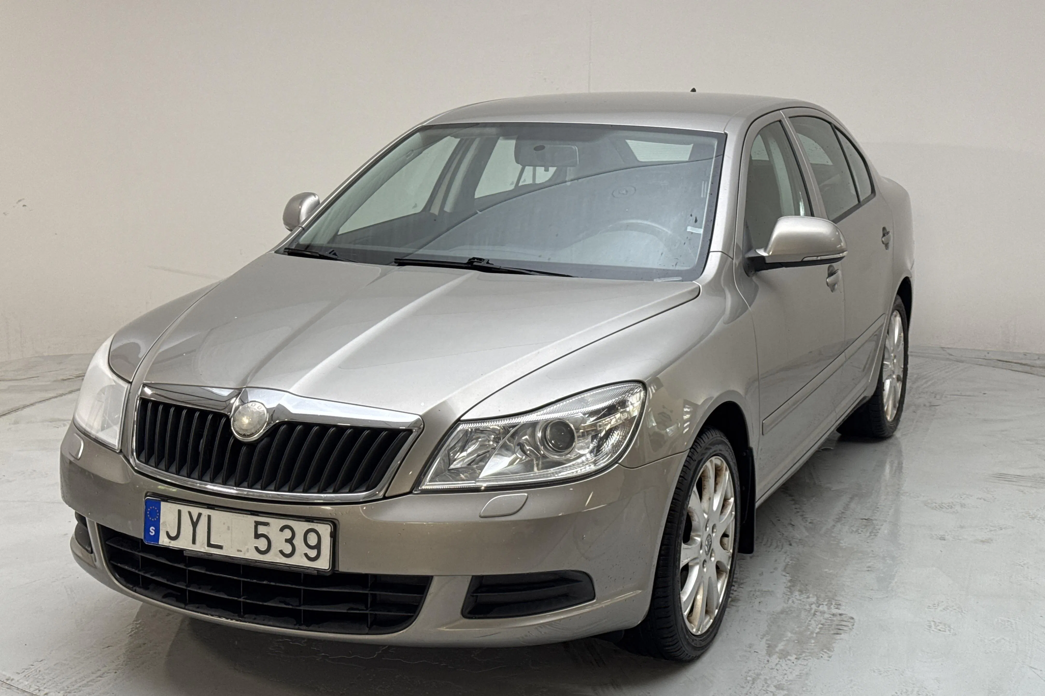 Presentationsfoto 1 av 12: Skoda Octavia II 1.4 TSI (122hk) - 14 566 mil - Manuell - Light Brown - 2010