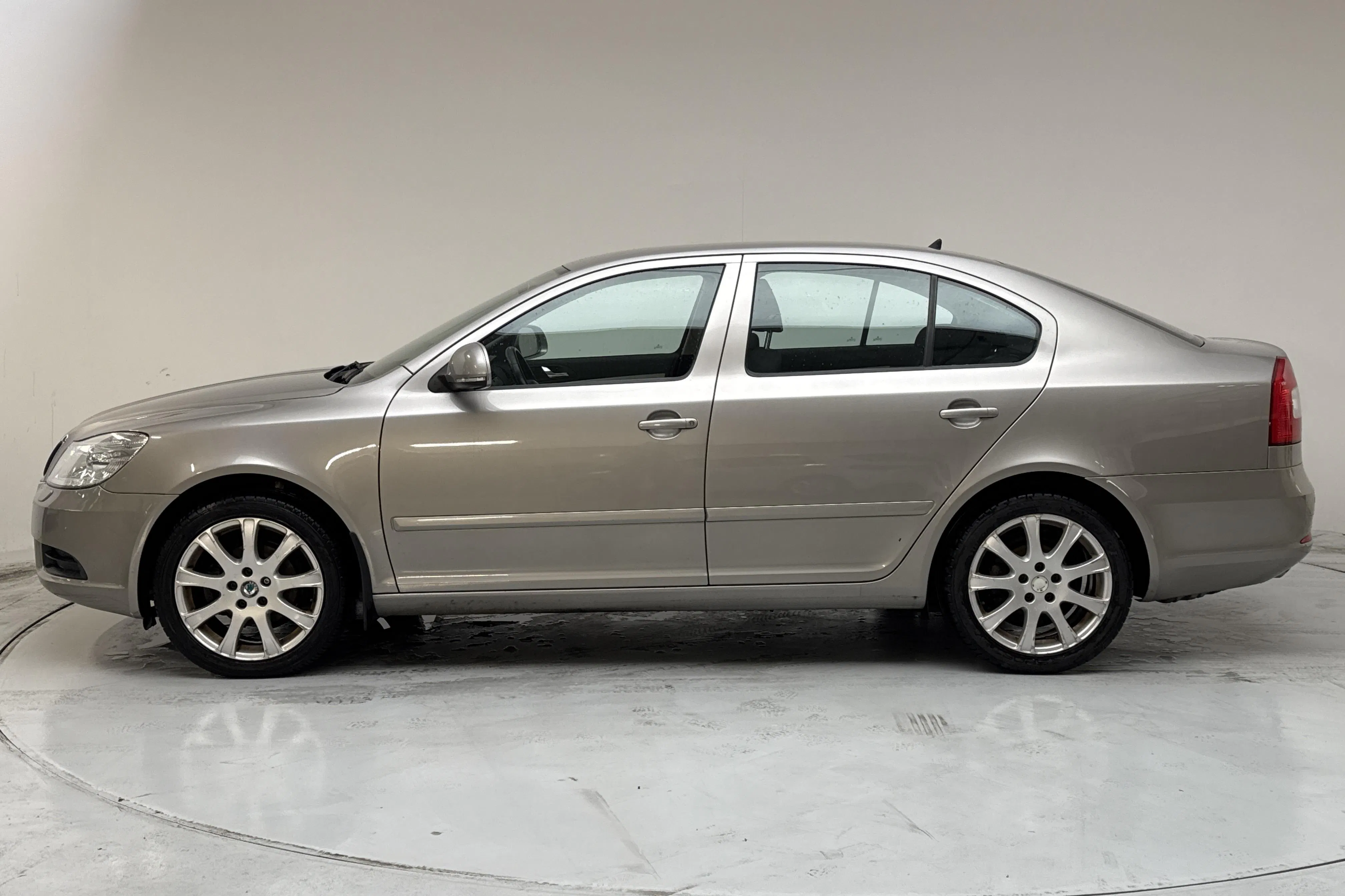 Presentationsfoto 2 av 12: Skoda Octavia II 1.4 TSI (122hk) - 14 566 mil - Manuell - Light Brown - 2010