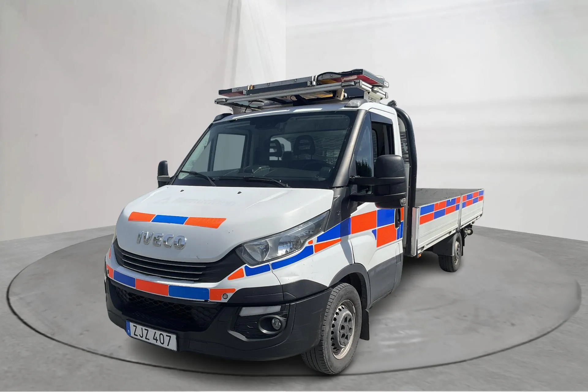 Presentation photo 1 of 37: Iveco Daily 35 2.3 (156hk) - 185 720 km - Automatic - white - 2018
