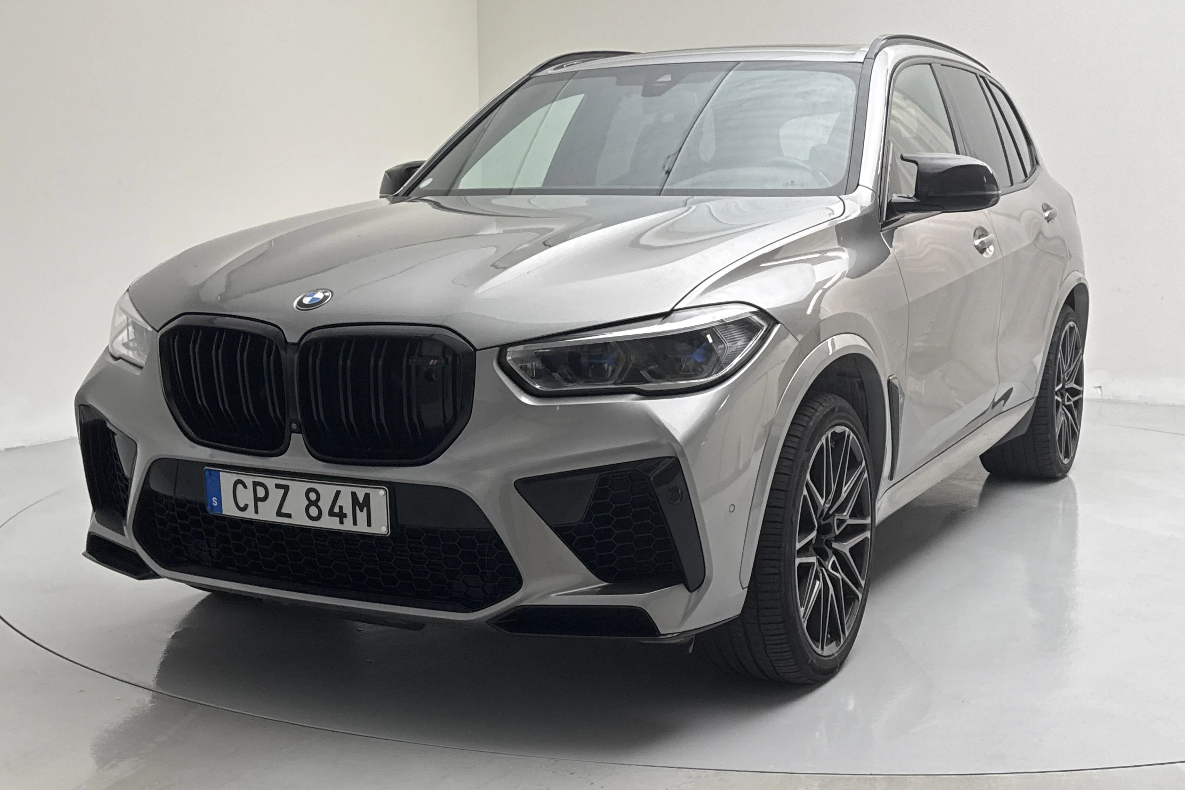 Presentation photo 1 of 27: BMW X5 M Competition, G05 (625hk) - 91 270 km - Automatic - gray - 2021