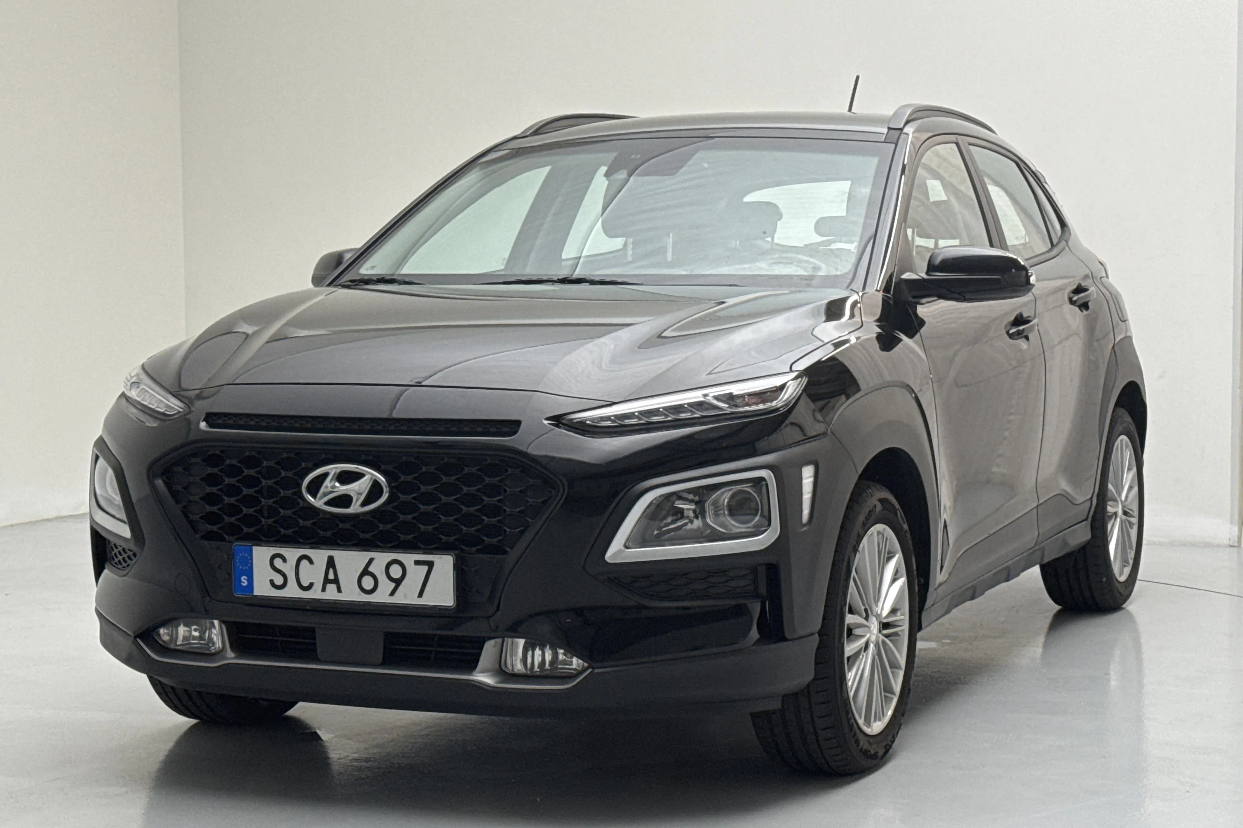 Presentationsfoto 1 av 14: Hyundai Kona 1.0 T-GDI (120hk) - 8 540 mil - Manuell - svart - 2019