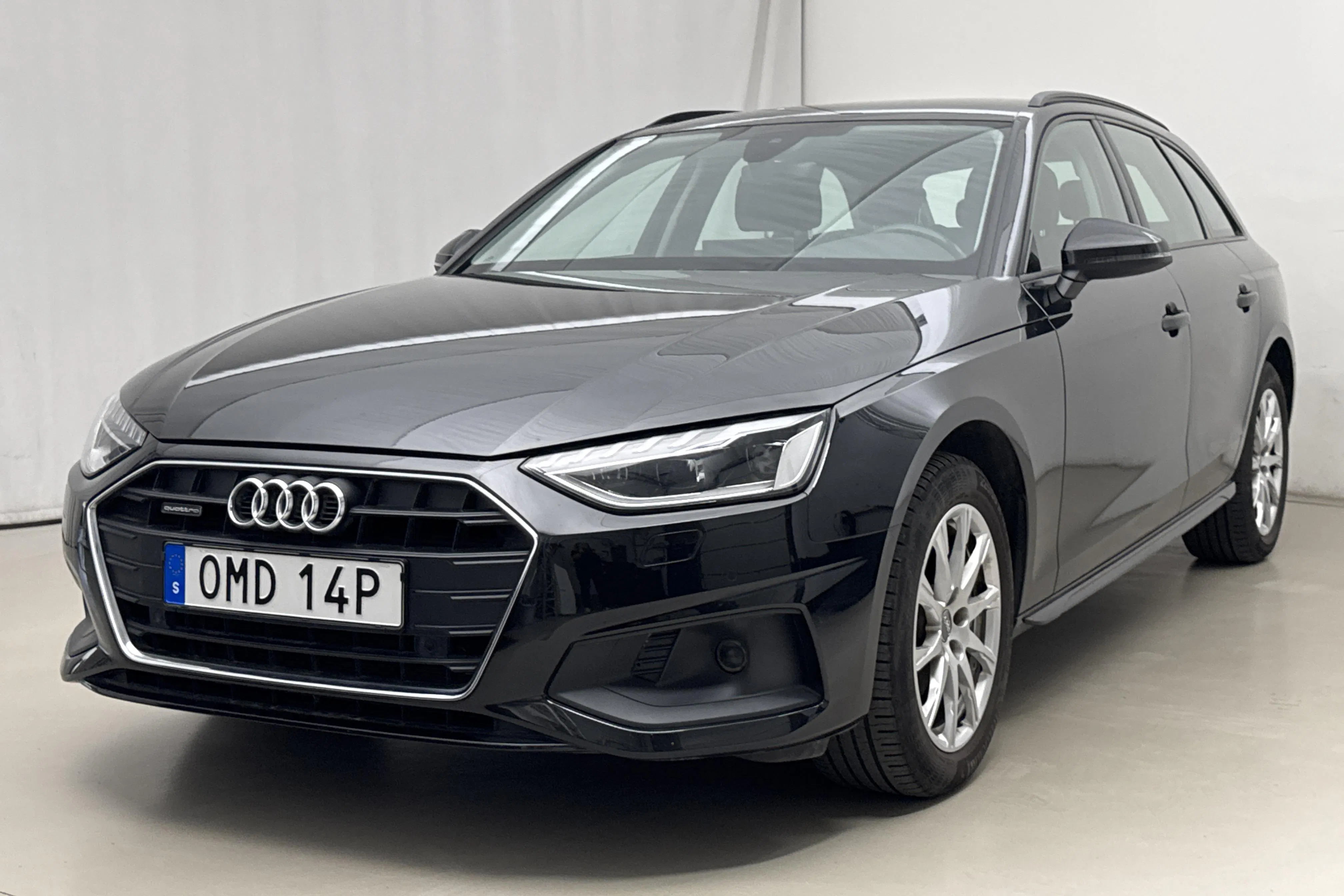 Presentationsfoto 1 av 18: Audi A4 Avant 40 TDI quattro (190hk) - 7 614 mil - Automat - svart - 2020