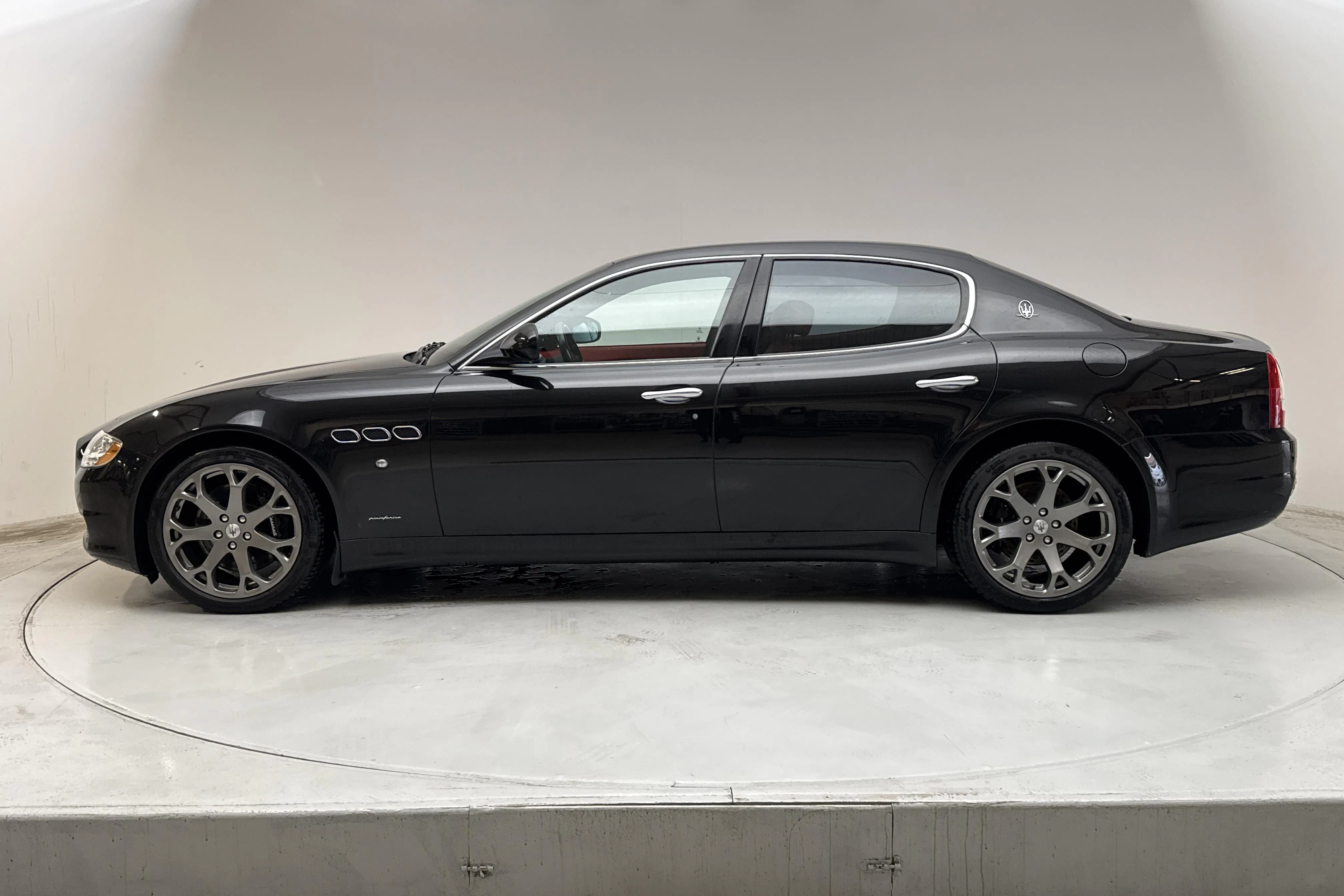 Presentation photo 2 of 11: Maserati Quattroporte S 4.7 V8 (431hk) - 137 030 km - Automatic - black - 2009