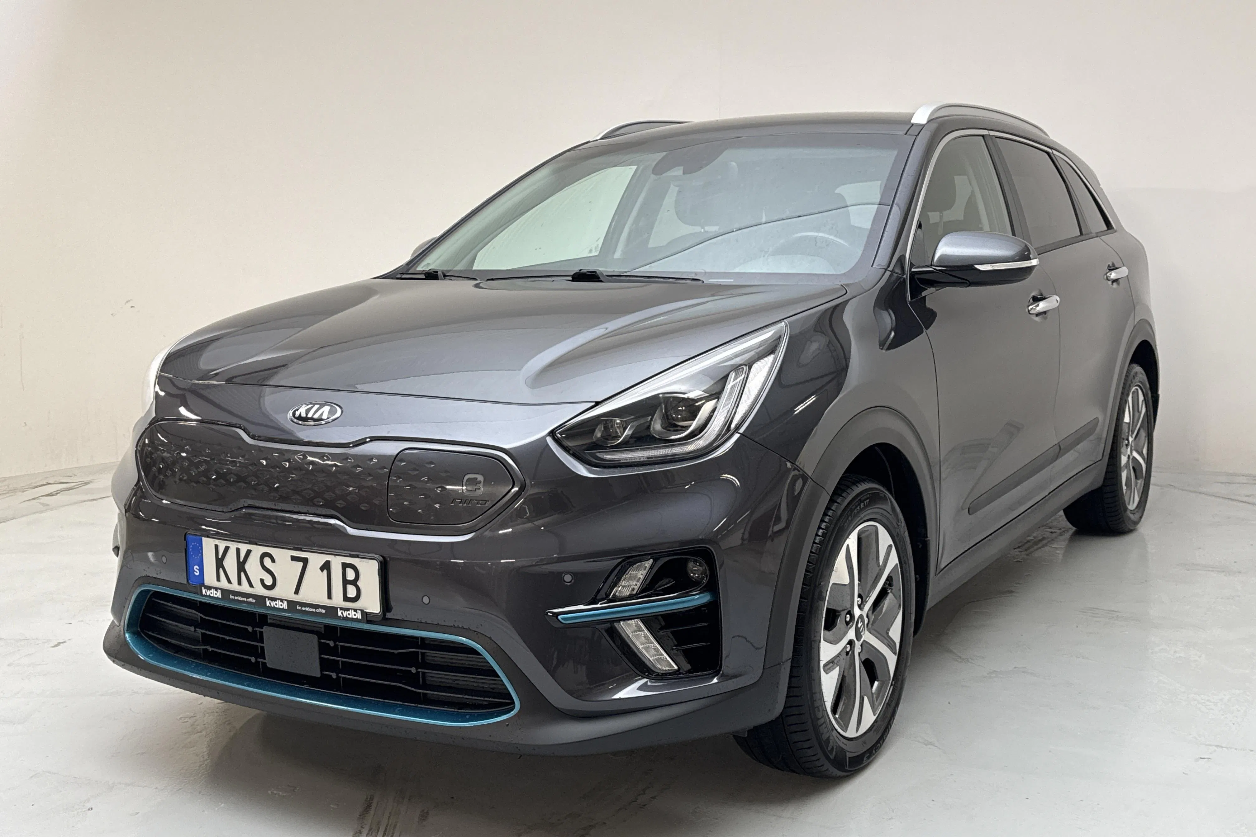 Presentation photo 1 of 16: KIA e-Niro 64kWh (204hk) - 133 820 km - Automatic - gray - 2019