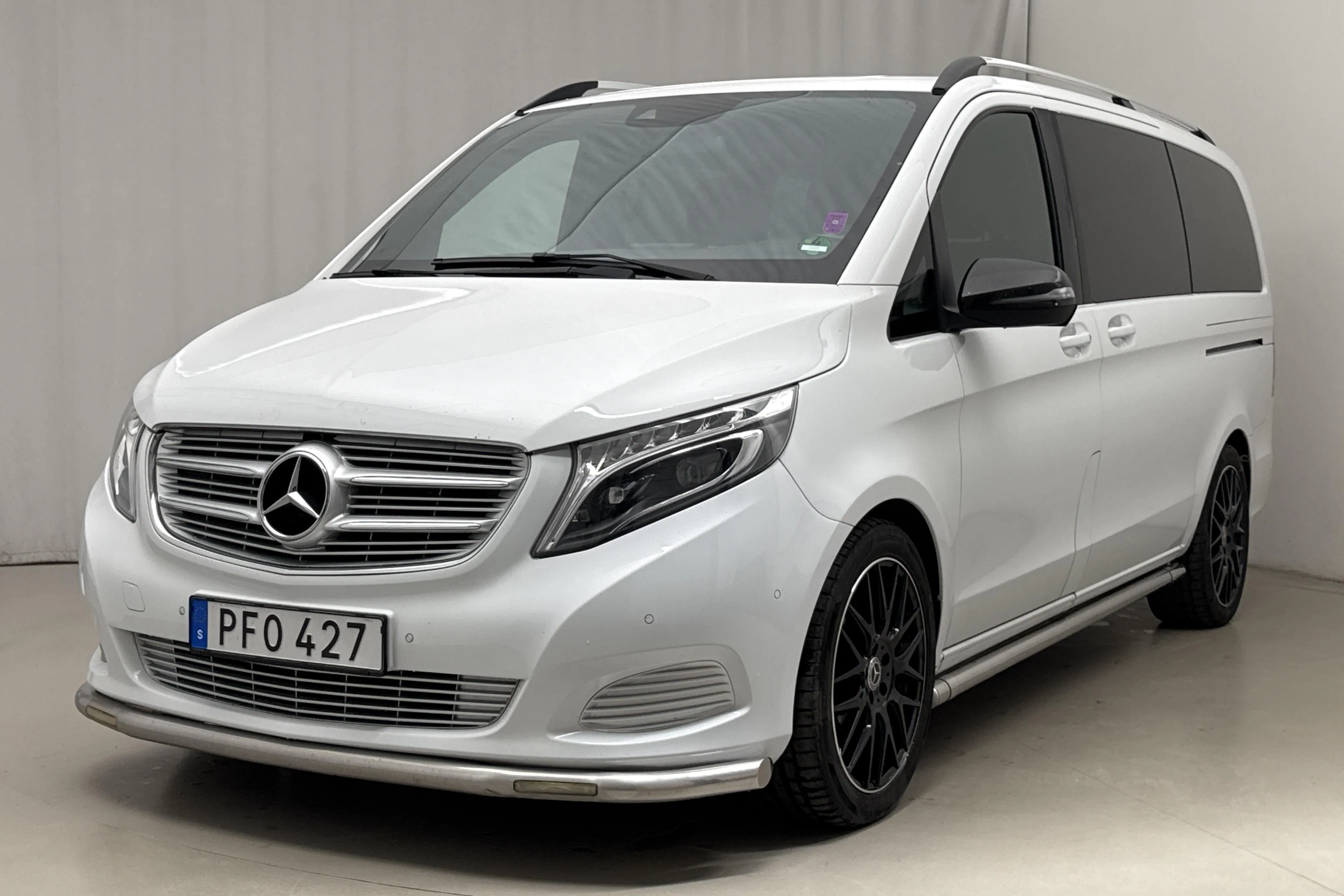 Presentation photo 1 of 19: Mercedes V 220 d W447 (163hk) - 275 310 km - Automatic - white - 2017