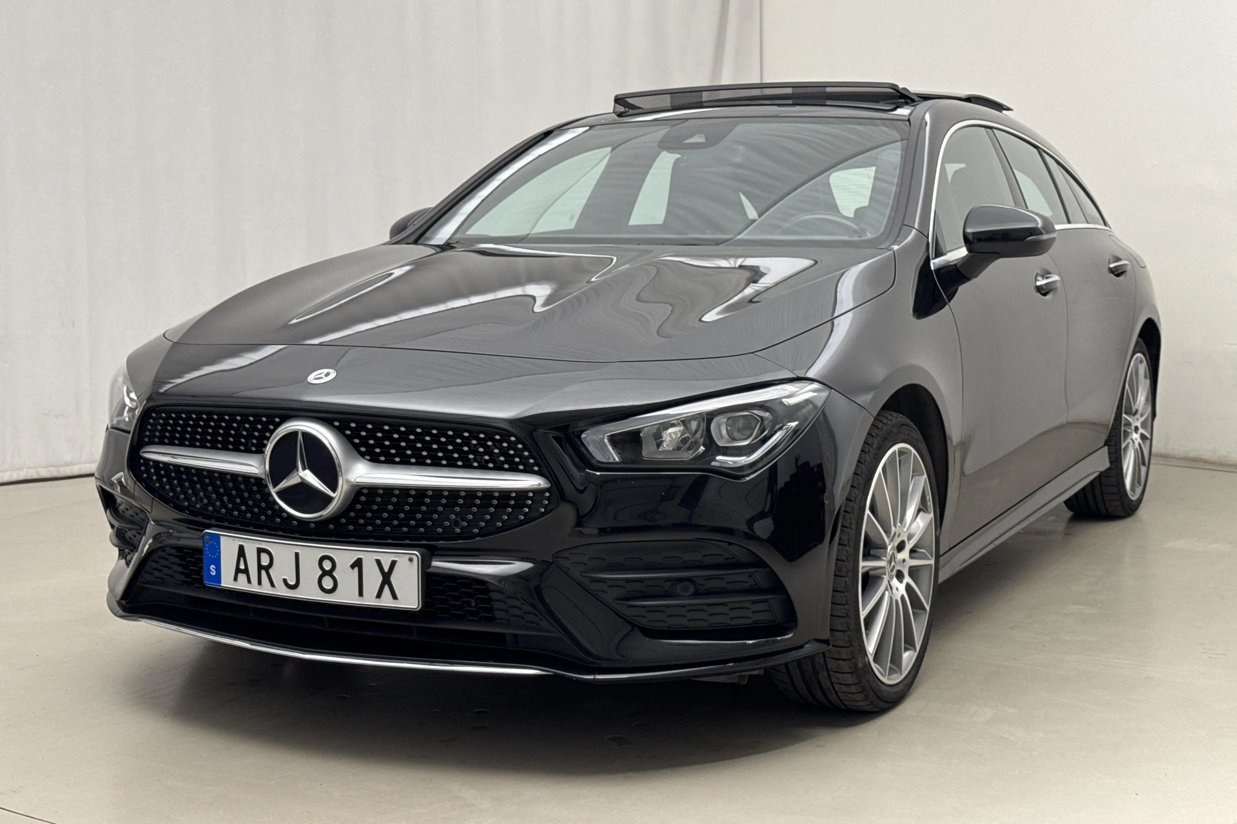 Presentation photo 1 of 22: Mercedes CLA 250 e Shooting Brake X118 (218hk) - 71 350 km - Automatic - black - 2023