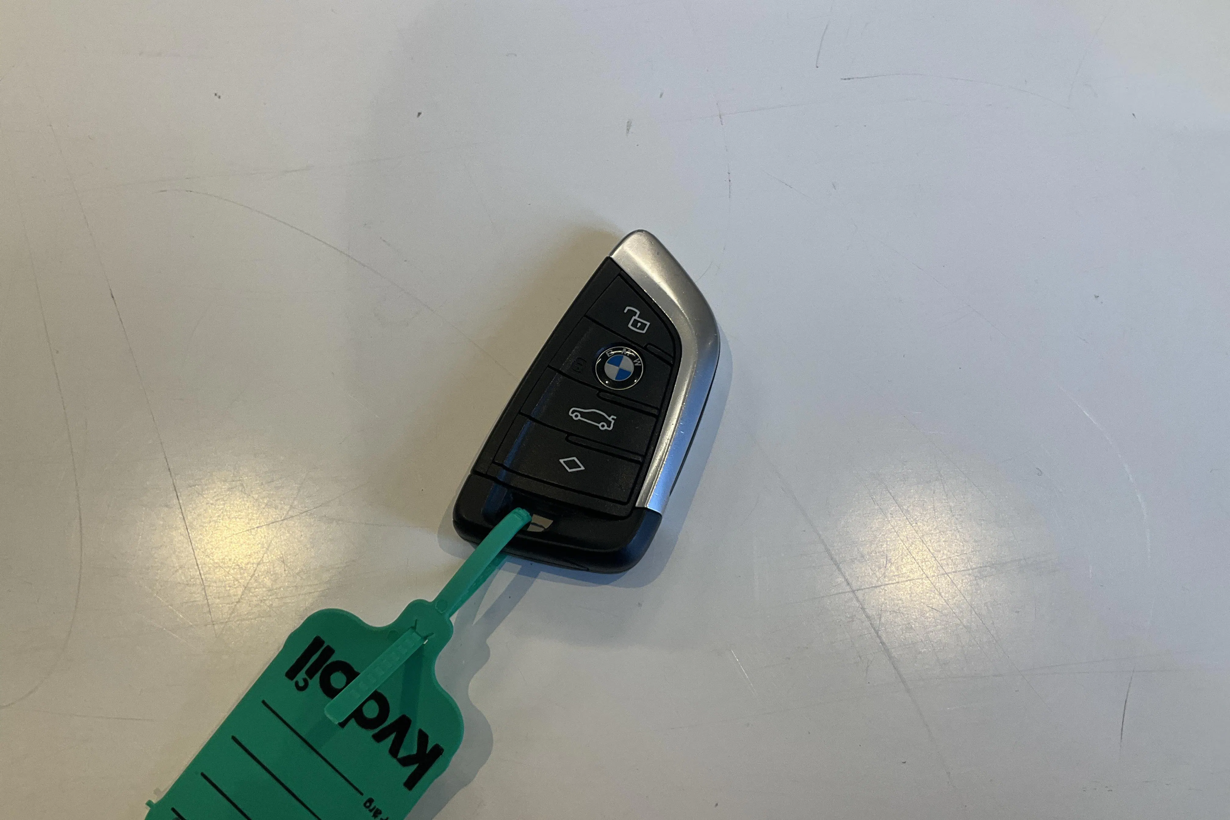 Presentationsfoto 20 av 20: BMW i4 eDrive40, G26 (340hk) - 10 617 mil - Automat - grön - 2024