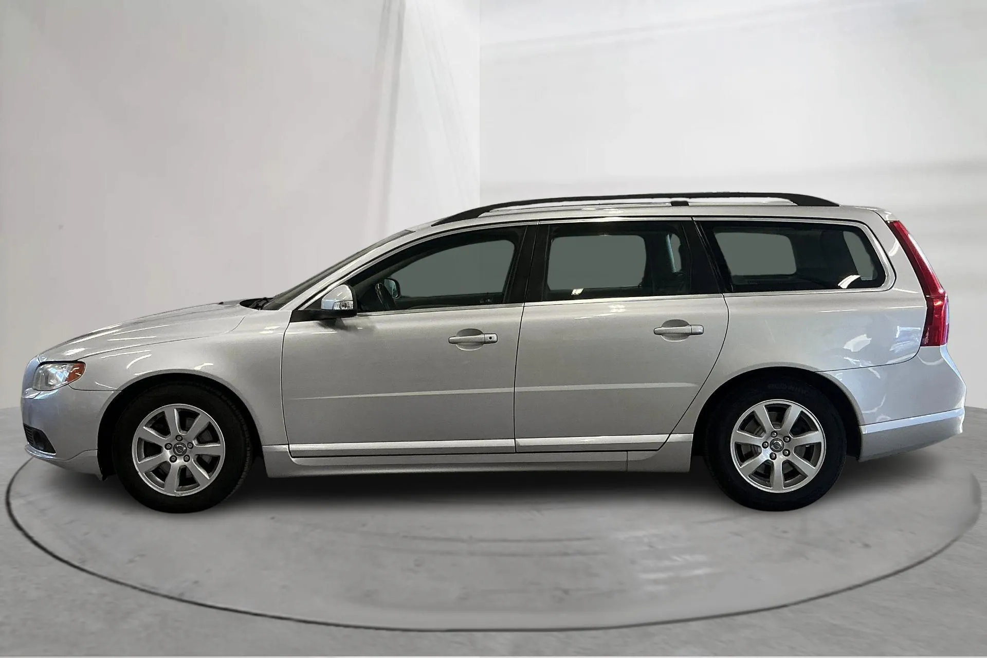 Presentation photo 2 of 14: Volvo V70 II 1.6D DRIVe (109hk) - 172 260 km - Manual - Light Grey - 2011