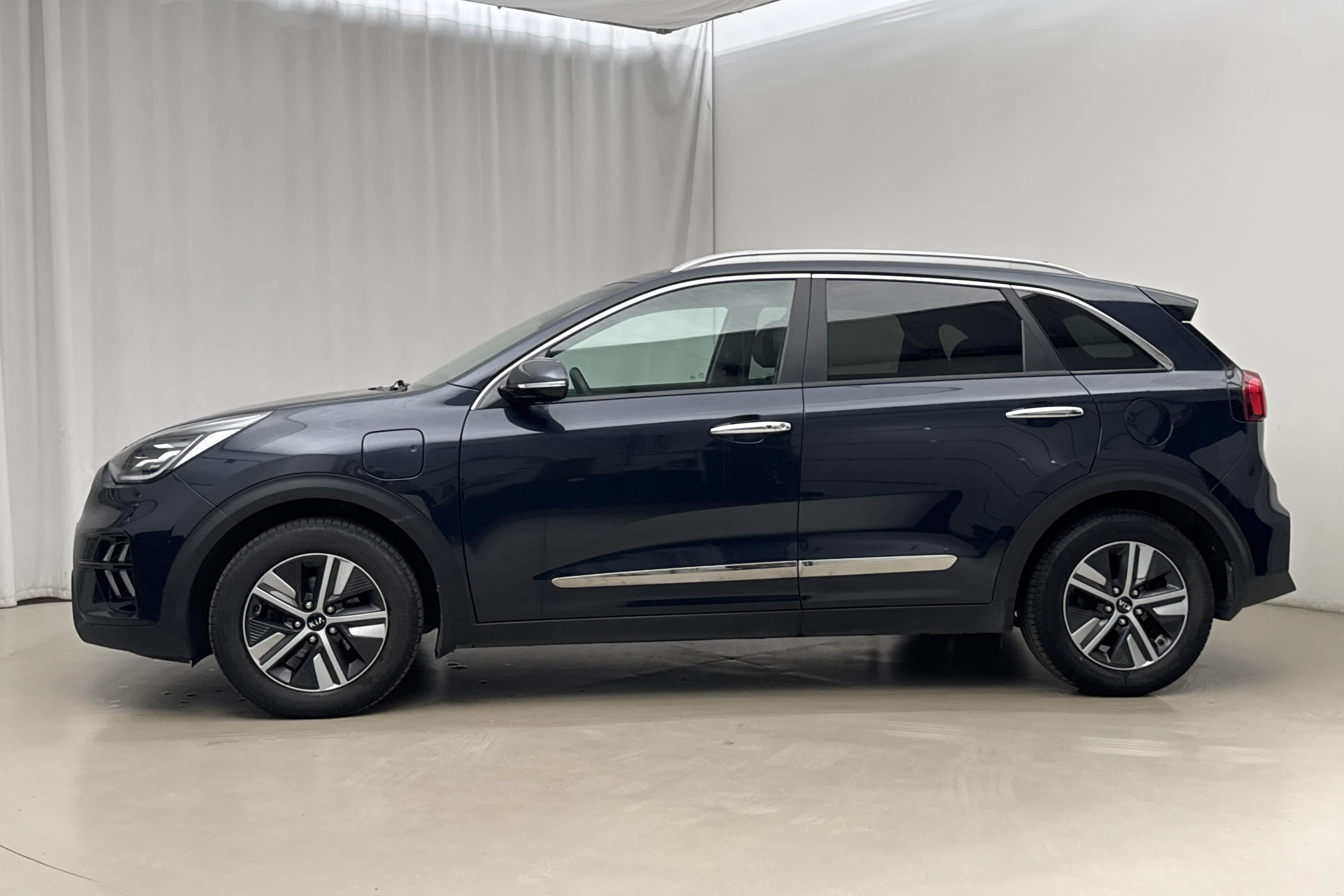Presentation photo 2 of 20: KIA Niro Plug-in Hybrid 1.6 (141hk) - 7 814 Scandinavian mile - Automatic - blue - 2021