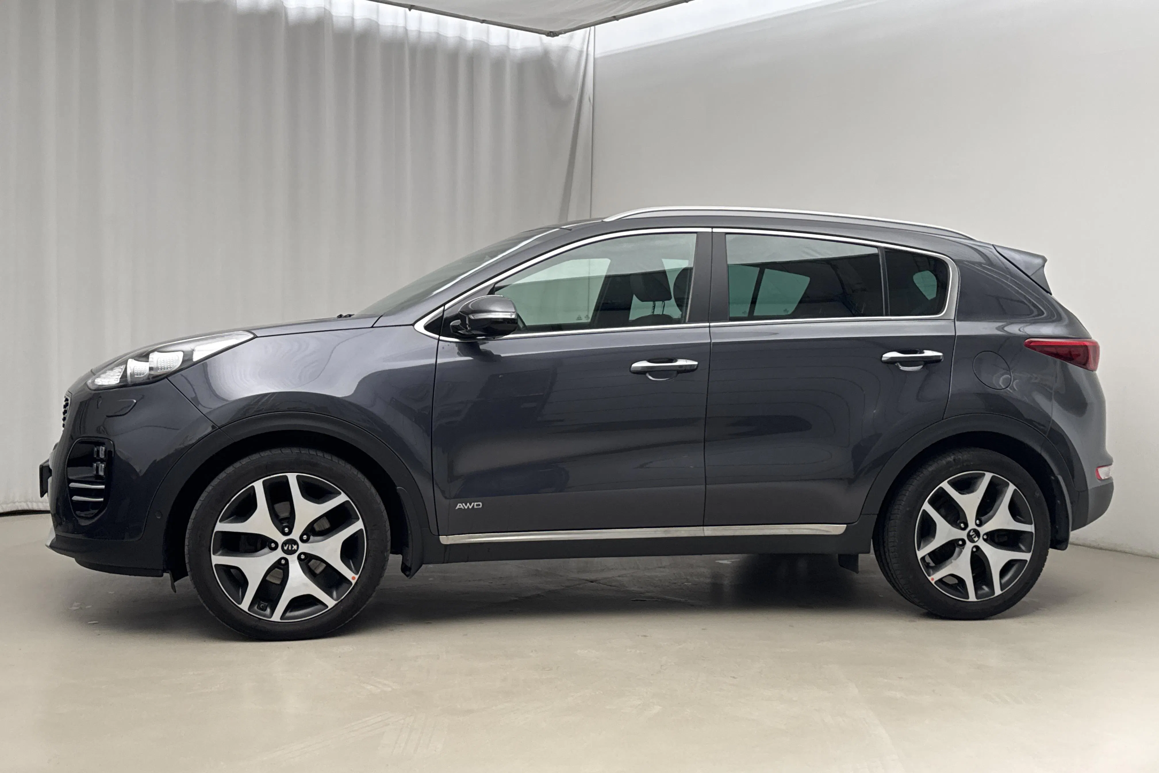 Presentationsfoto 2 av 19: KIA Sportage 2.0 CRDi AWD (184hk) - 11 053 mil - Automat - grå - 2017