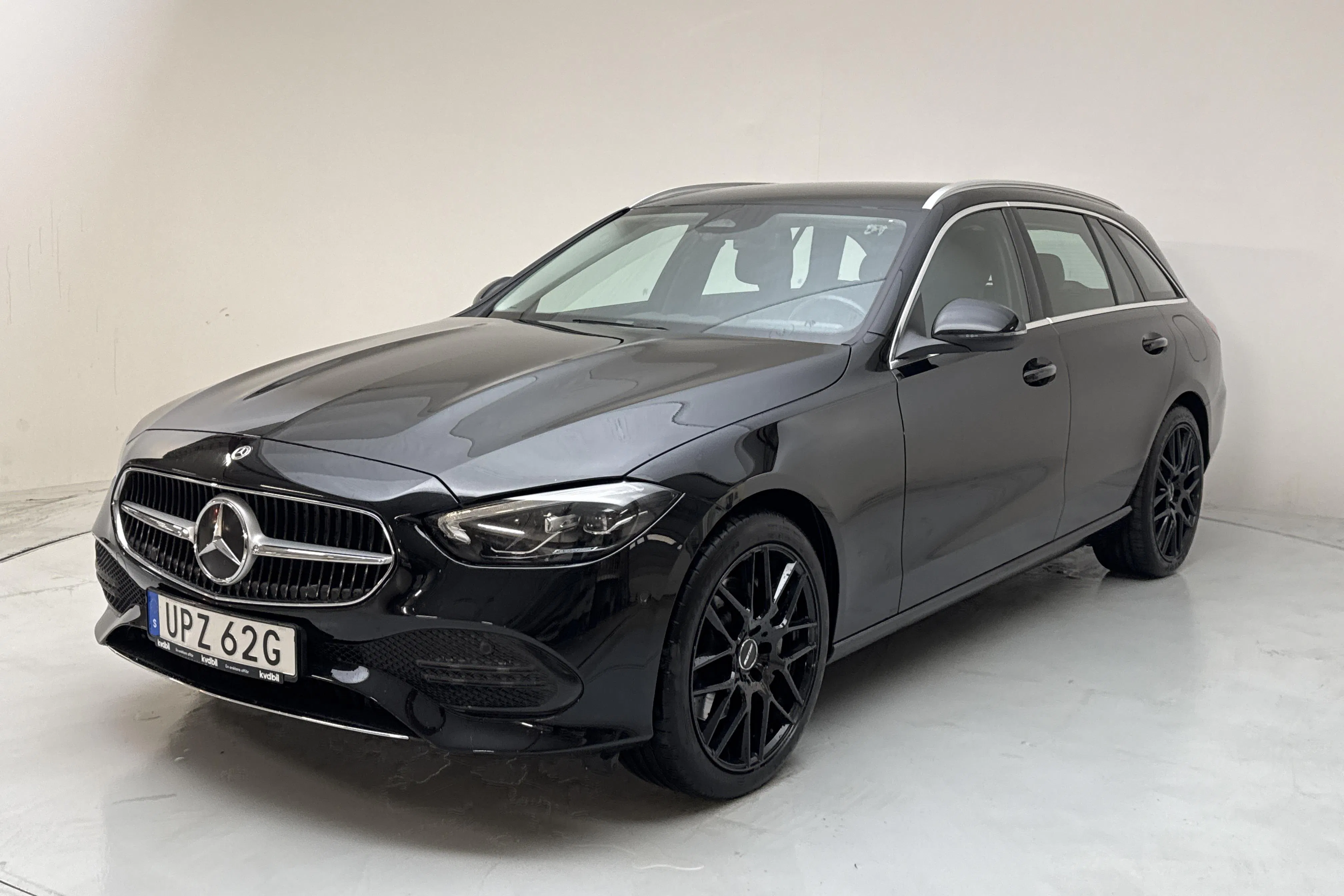 Presentationsfoto 1 av 19: Mercedes C 300 e Kombi S206 (333hk) - 7 138 mil - Automat - svart - 2023