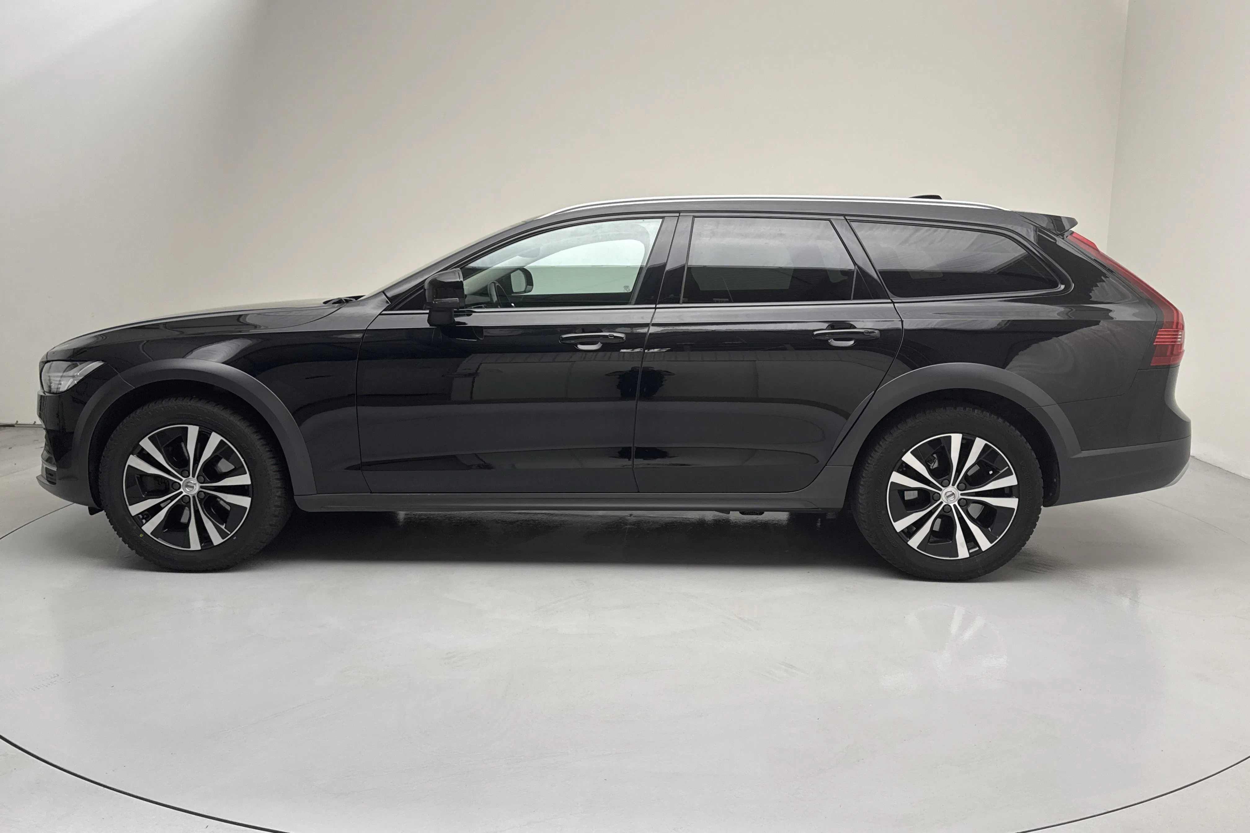 Presentation photo 2 of 15: Volvo V90 B4 Cross Country AWD Mildhybrid, Diesel (197hk) - 191 010 km - Automatic - black - 2022