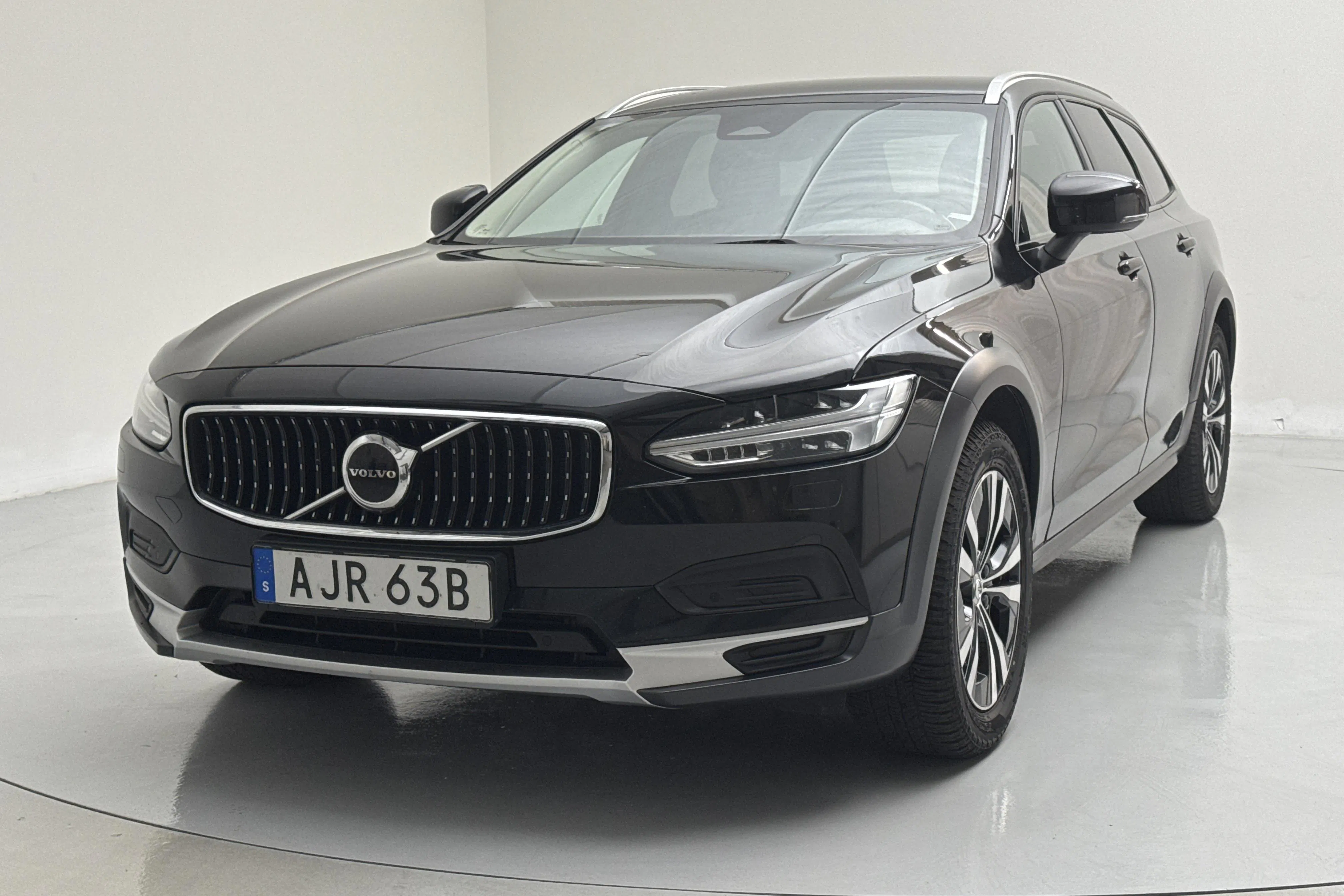 Presentation photo 1 of 15: Volvo V90 B4 Cross Country AWD Mildhybrid, Diesel (197hk) - 191 010 km - Automatic - black - 2022