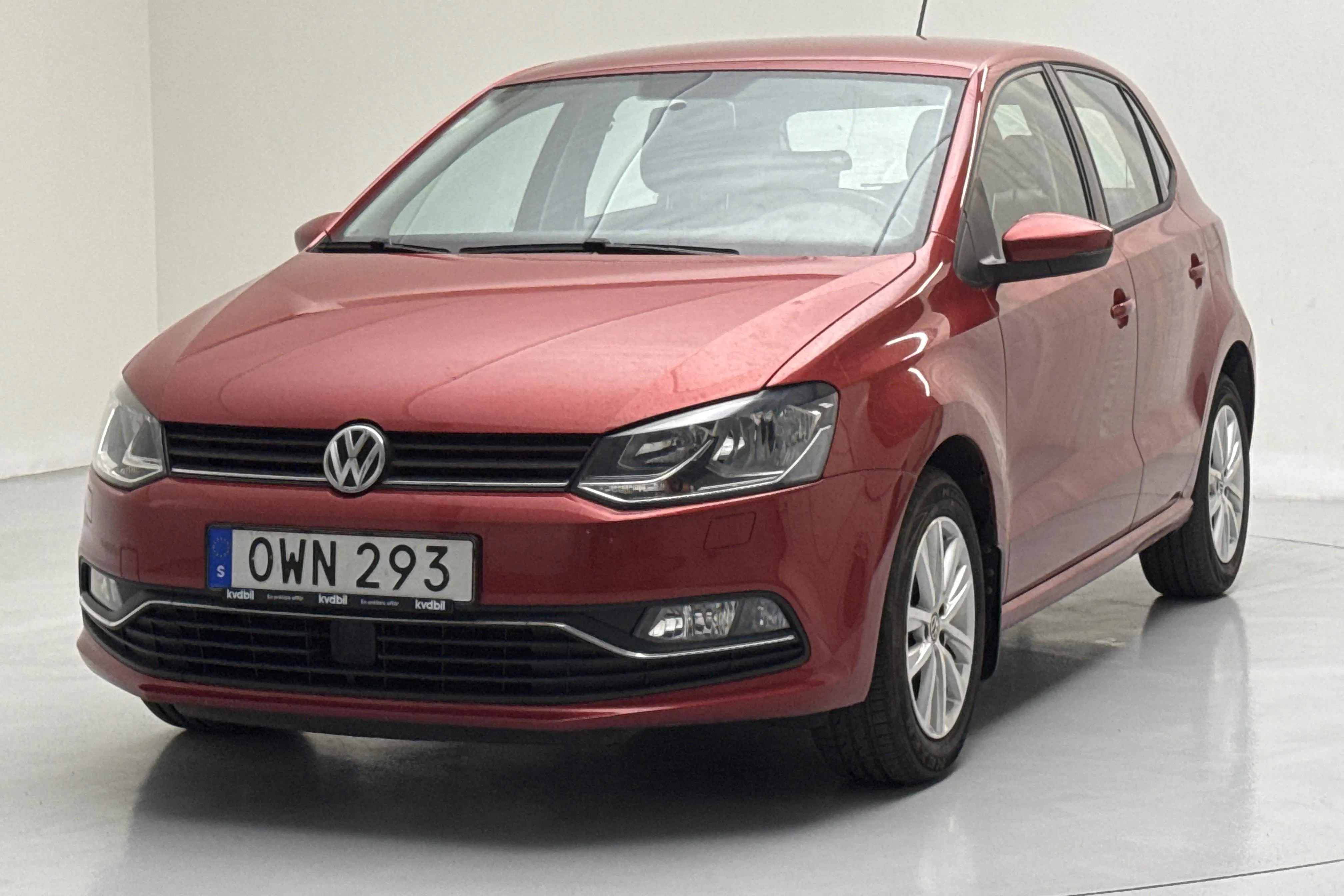 Presentationsfoto 1 av 12: VW Polo 1.2 TSI 5dr (90hk) - 9 225 mil - Manuell - röd - 2016