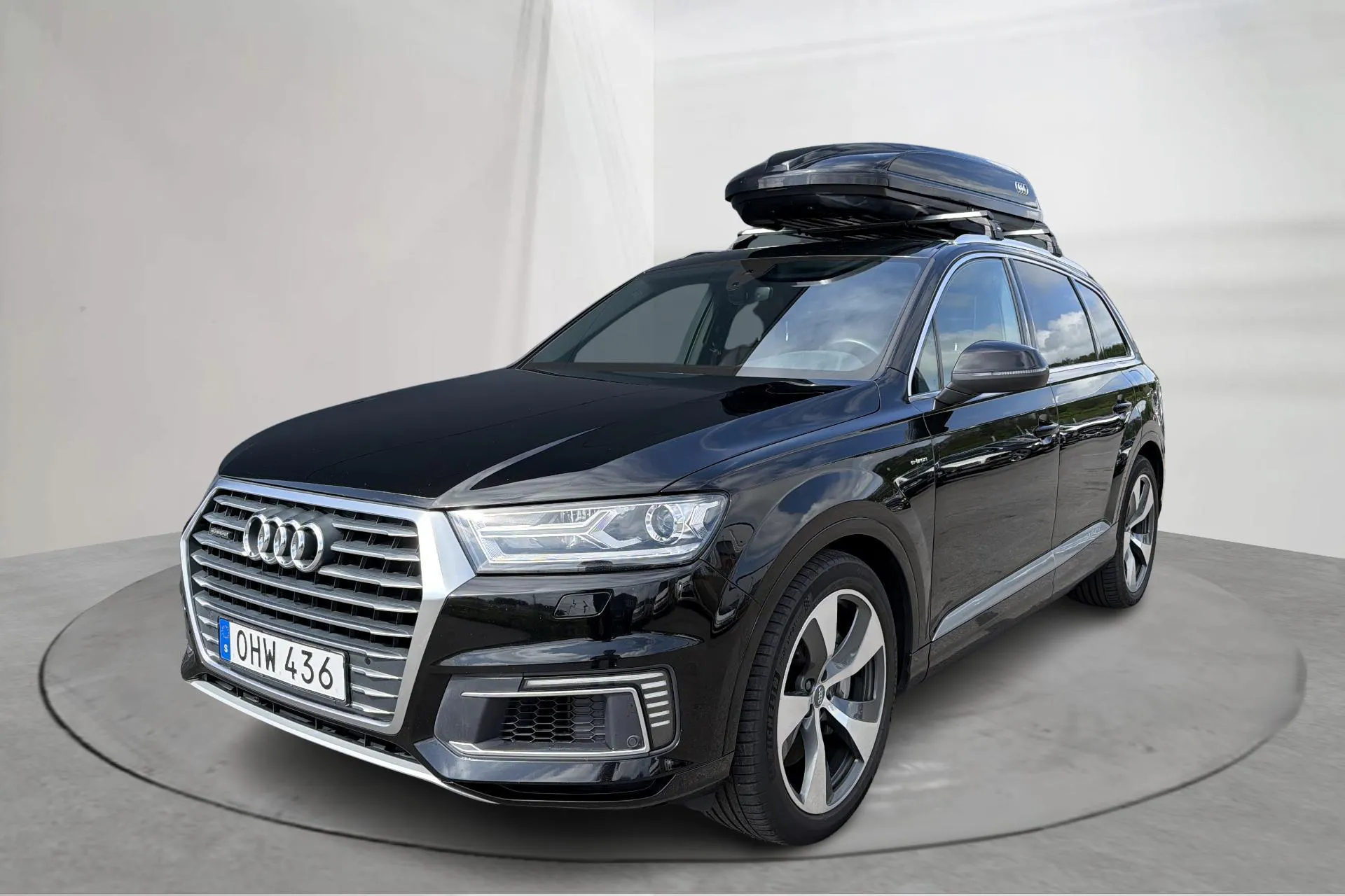 Presentationsfoto 1 av 21: Audi Q7 3.0 TDI e-tron quattro (258hk) - 17 331 mil - Automat - svart - 2017