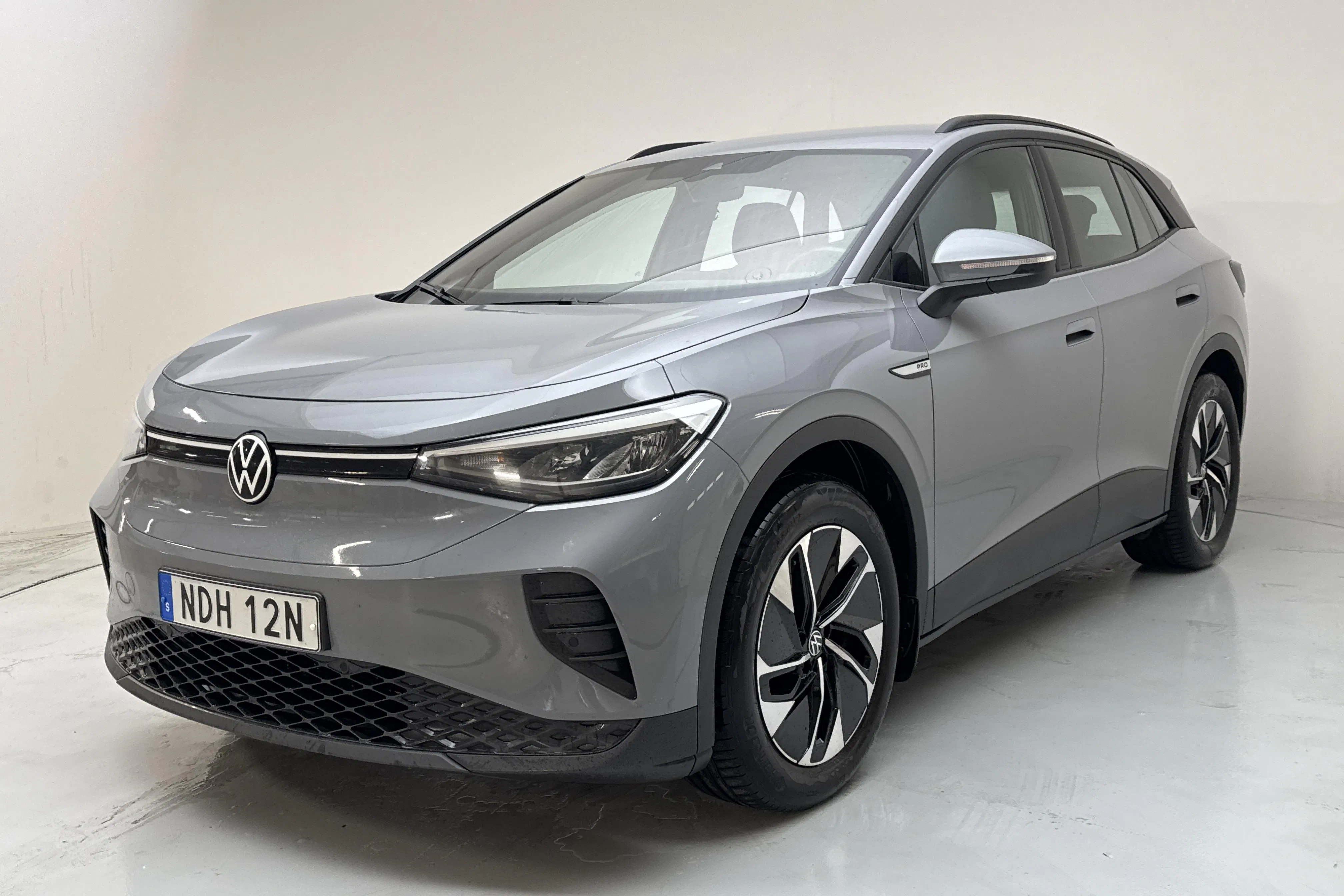 Presentationsfoto 1 av 14: VW ID.4 77kWh (204hk) - 9 067 mil - Automat - grå - 2023