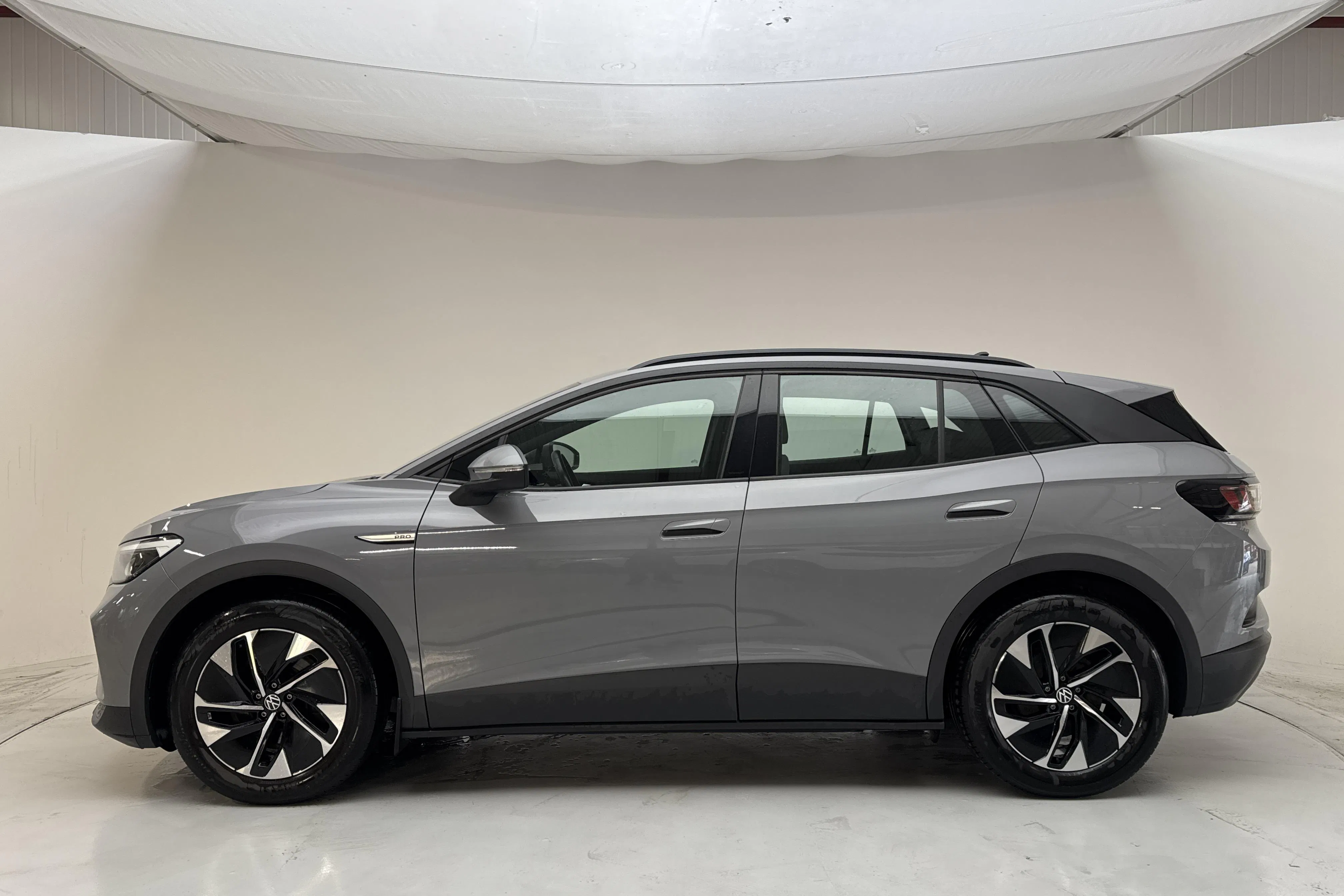 Presentationsfoto 2 av 14: VW ID.4 77kWh (204hk) - 9 067 mil - Automat - grå - 2023