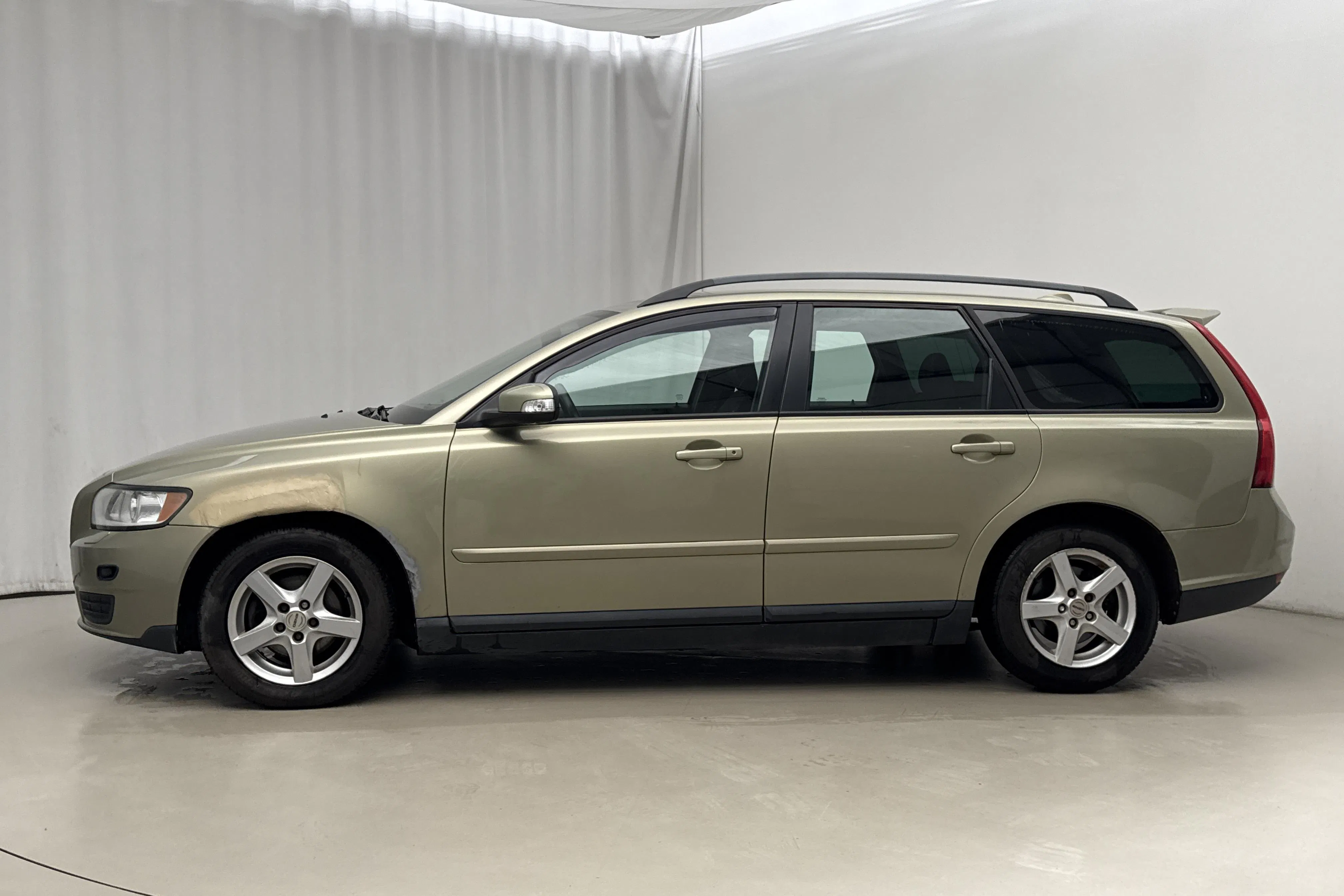 Presentation photo 2 of 15: Volvo V50 1.8F (125hk) - 270 080 km - Manual - green - 2008