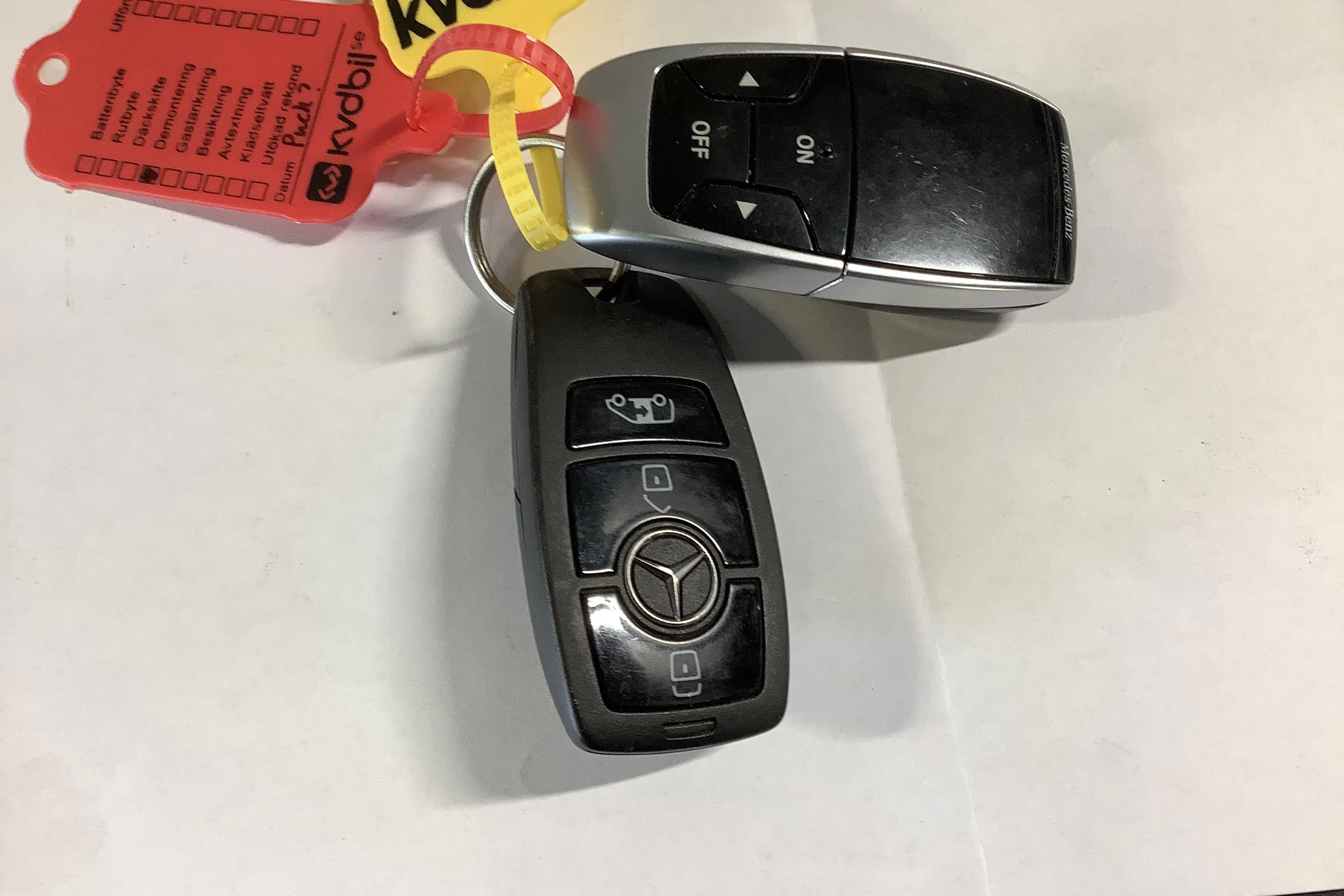 Zdjęcie prezentacyjne 19 z 19: Mercedes Sprinter 319 CDI Skåp 4MATIC (190hk) - 90 970 km - Automatyczna - biały - 2024