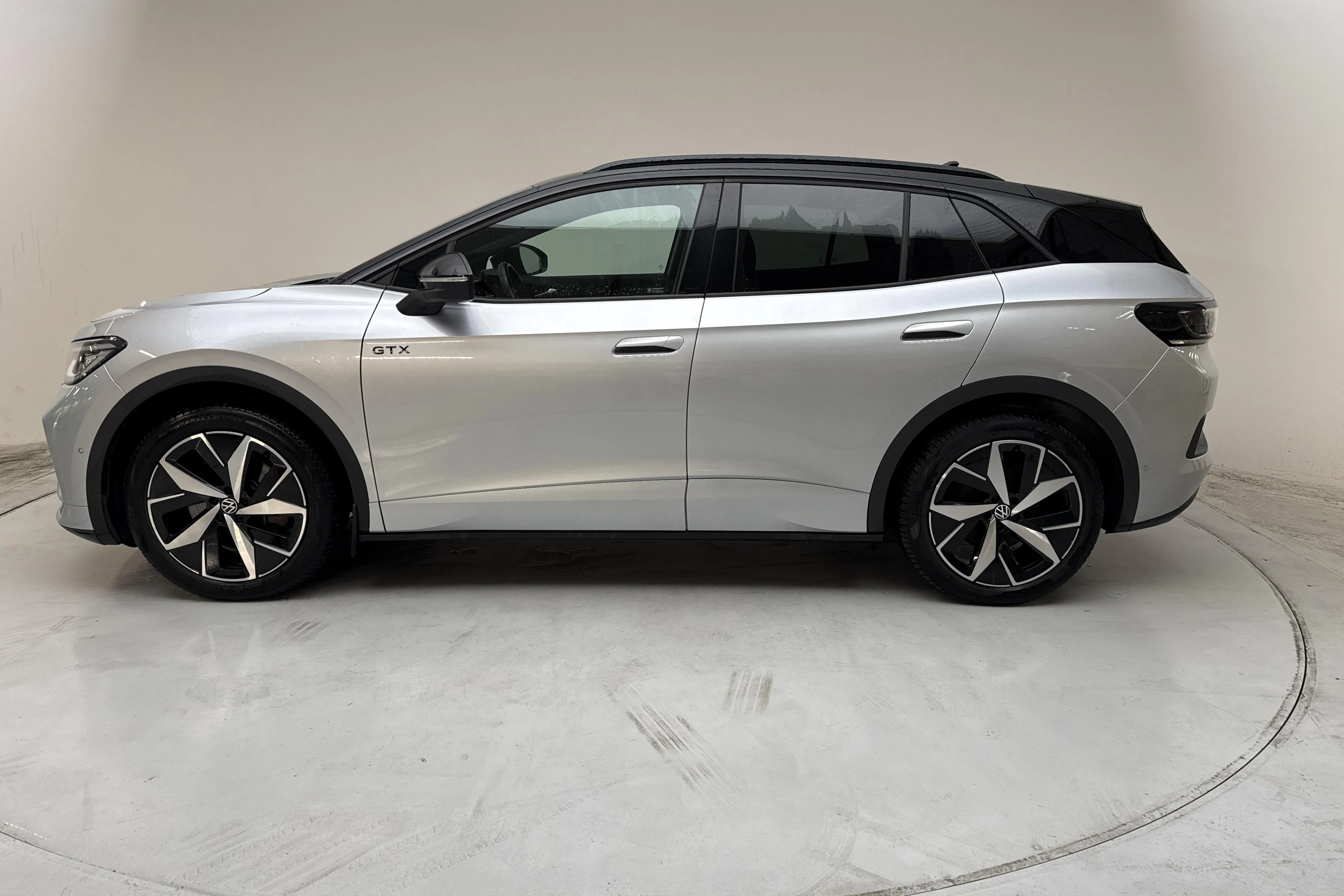 Presentation photo 2 of 18: VW ID.4 GTX 77kWh AWD (299hk) - 120 740 km - Automatic - silver - 2023
