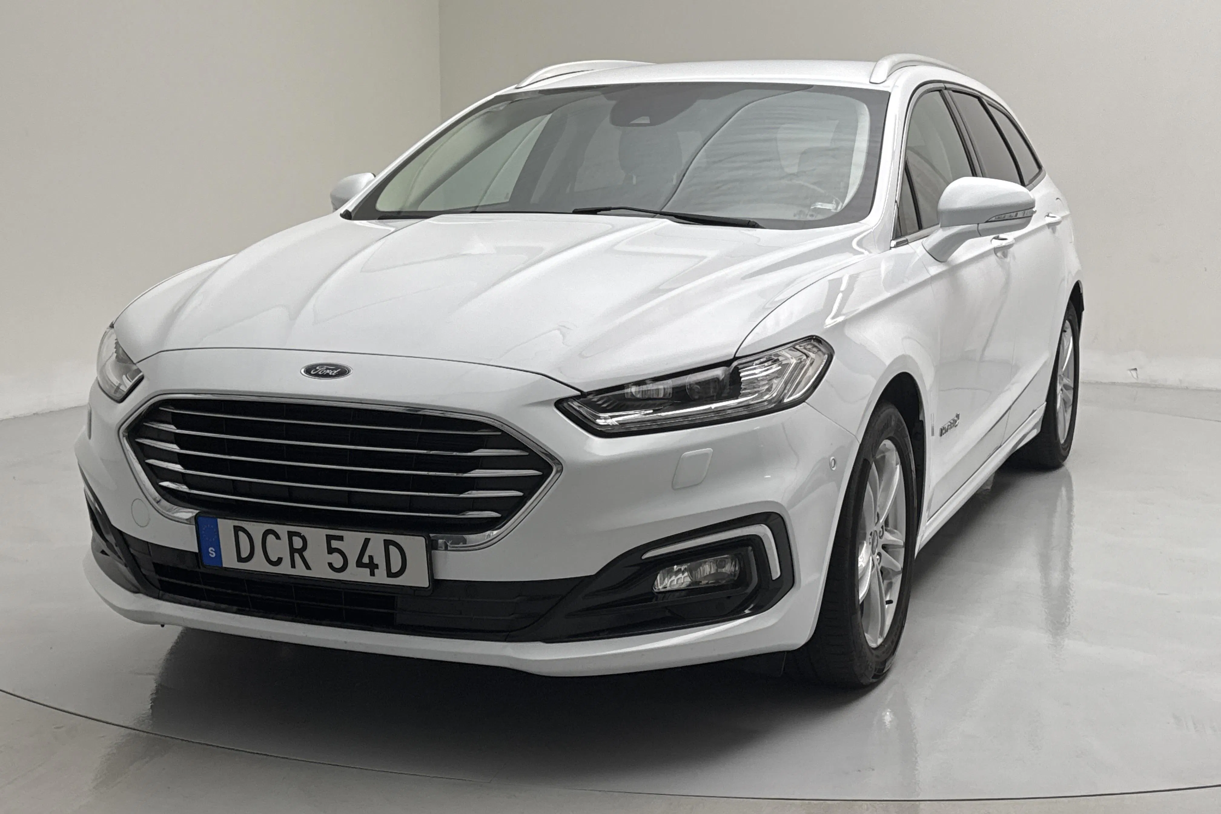 Presentation photo 1 of 14: Ford Mondeo 2.0 HEV Kombi (187hk) - 72 320 km - Automatic - white - 2020