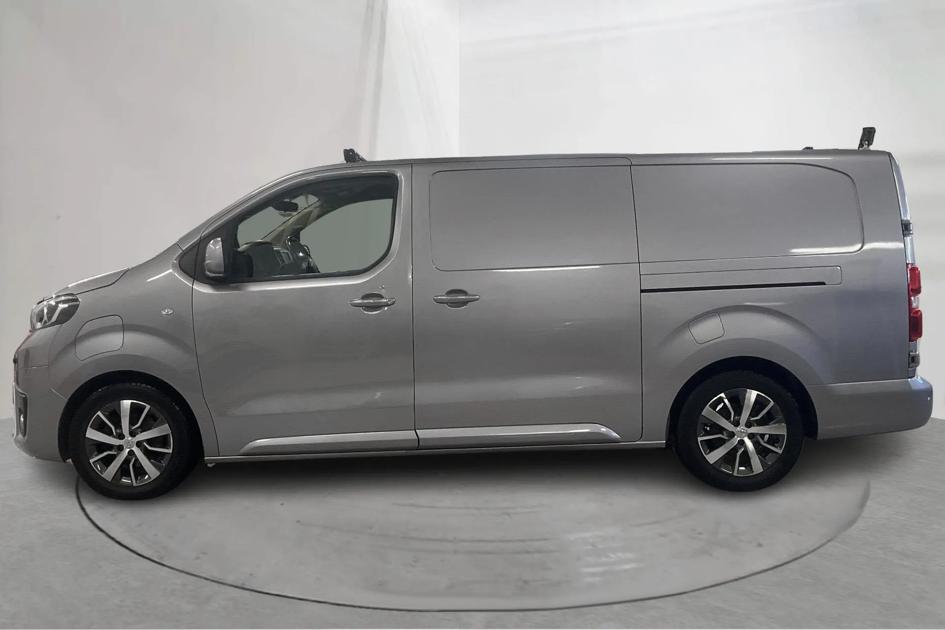 Presentation photo 2 of 31: Toyota PROACE Electric 75kWh (136hk) - 73 550 km - Automatic - silver - 2021