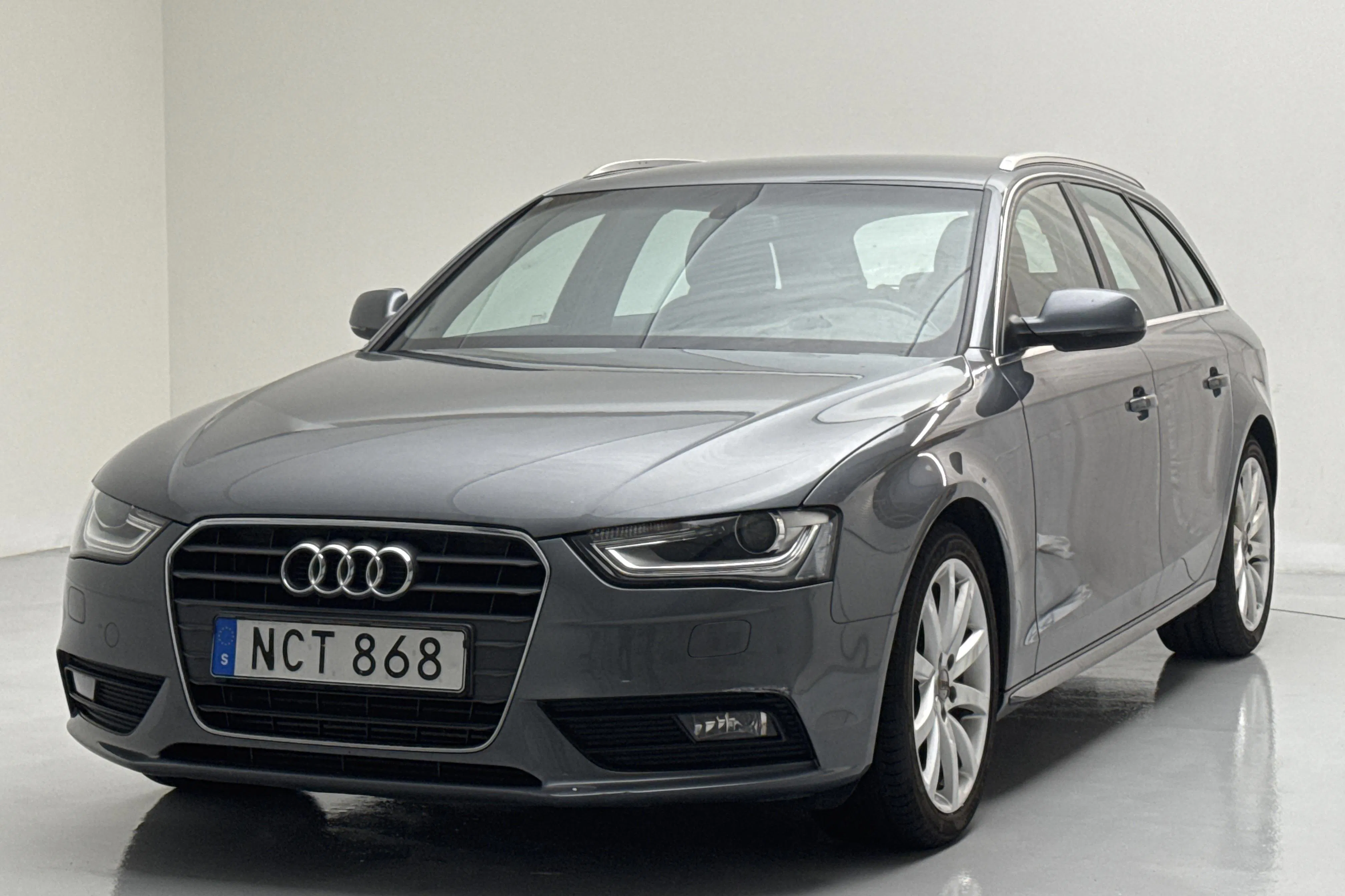 Presentation photo 1 of 12: Audi A4 1.8 TFSI Avant (170hk) - 141 170 km - Manual - gray - 2013