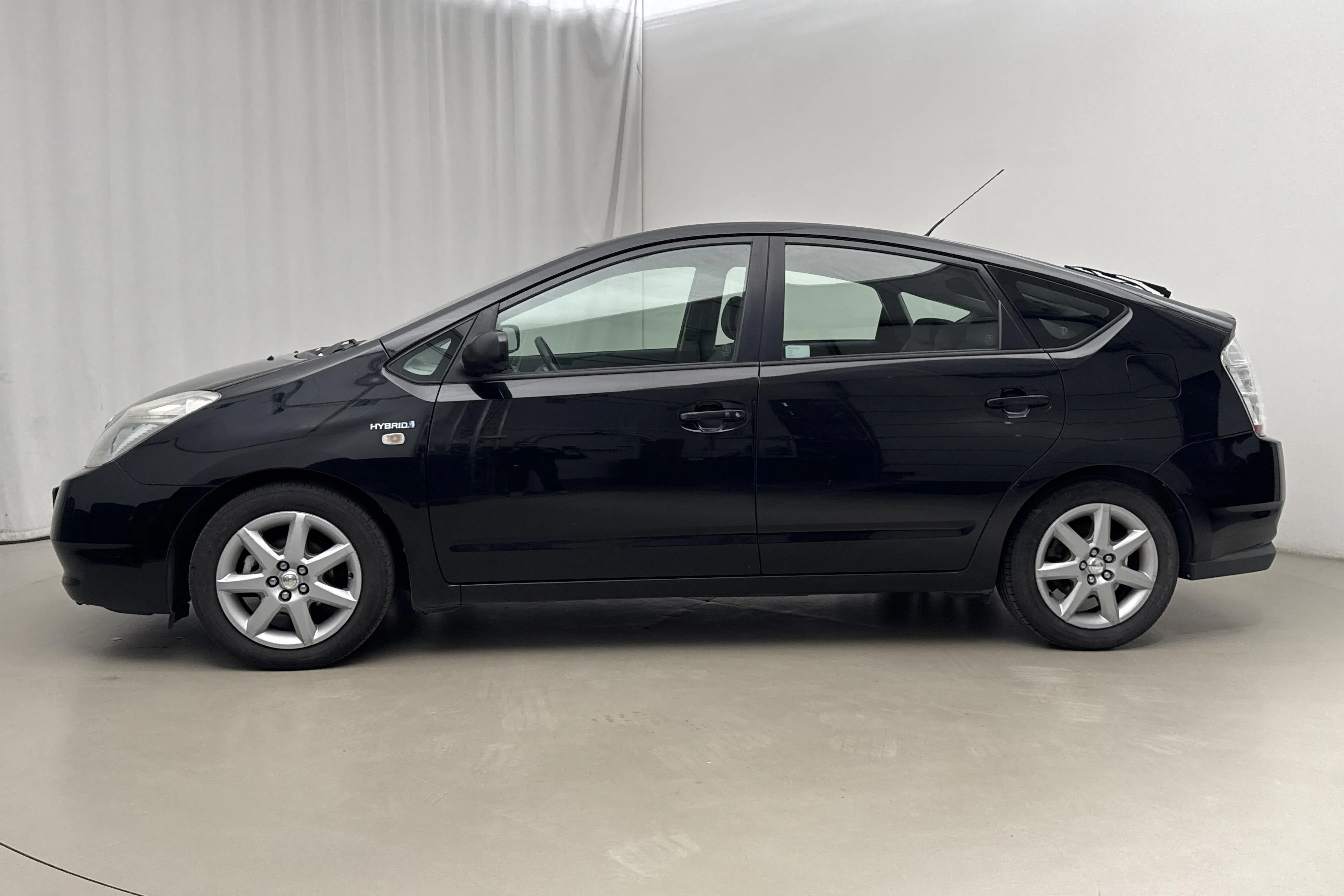 Presentation photo 2 of 15: Toyota Prius 1.5 Hybrid (78hk) - 295 400 km - Automatic - black - 2006