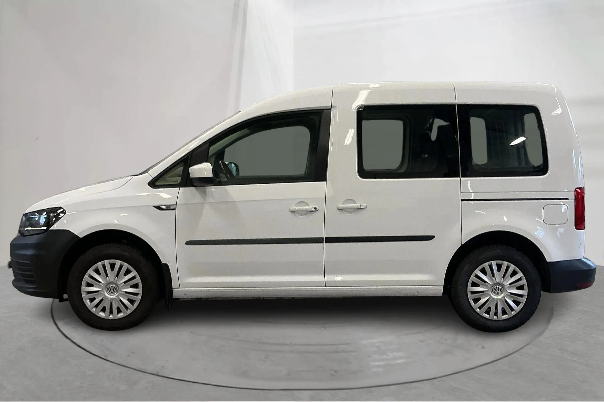 Presentationsfoto 2 av 16: VW Caddy Life 2.0 TDI (102hk) - 23 064 mil - Manuell - vit - 2019