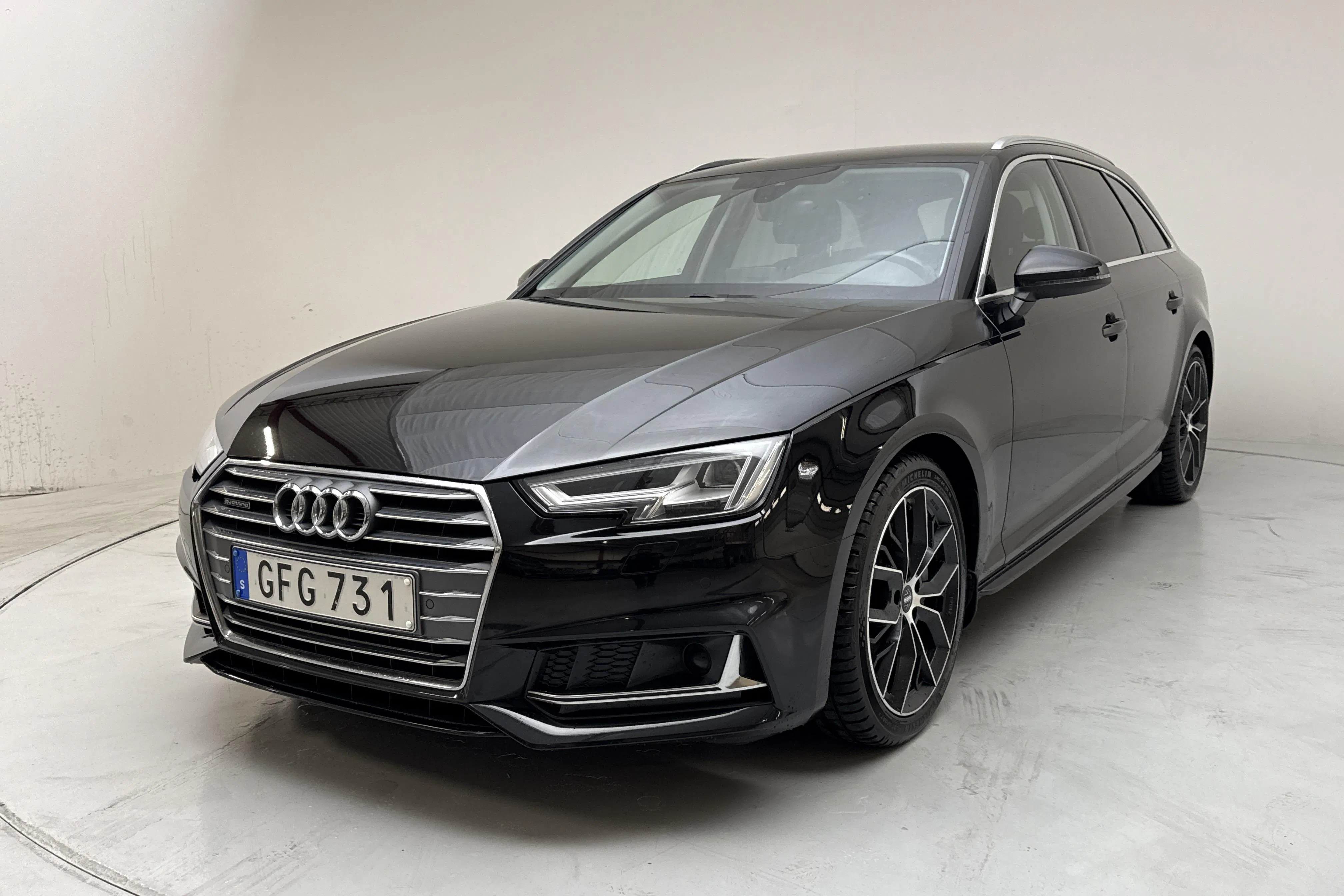 Presentation photo 1 of 12: Audi A4 Avant 40 TDI quattro (190hk) - 111 500 km - Automatic - black - 2019