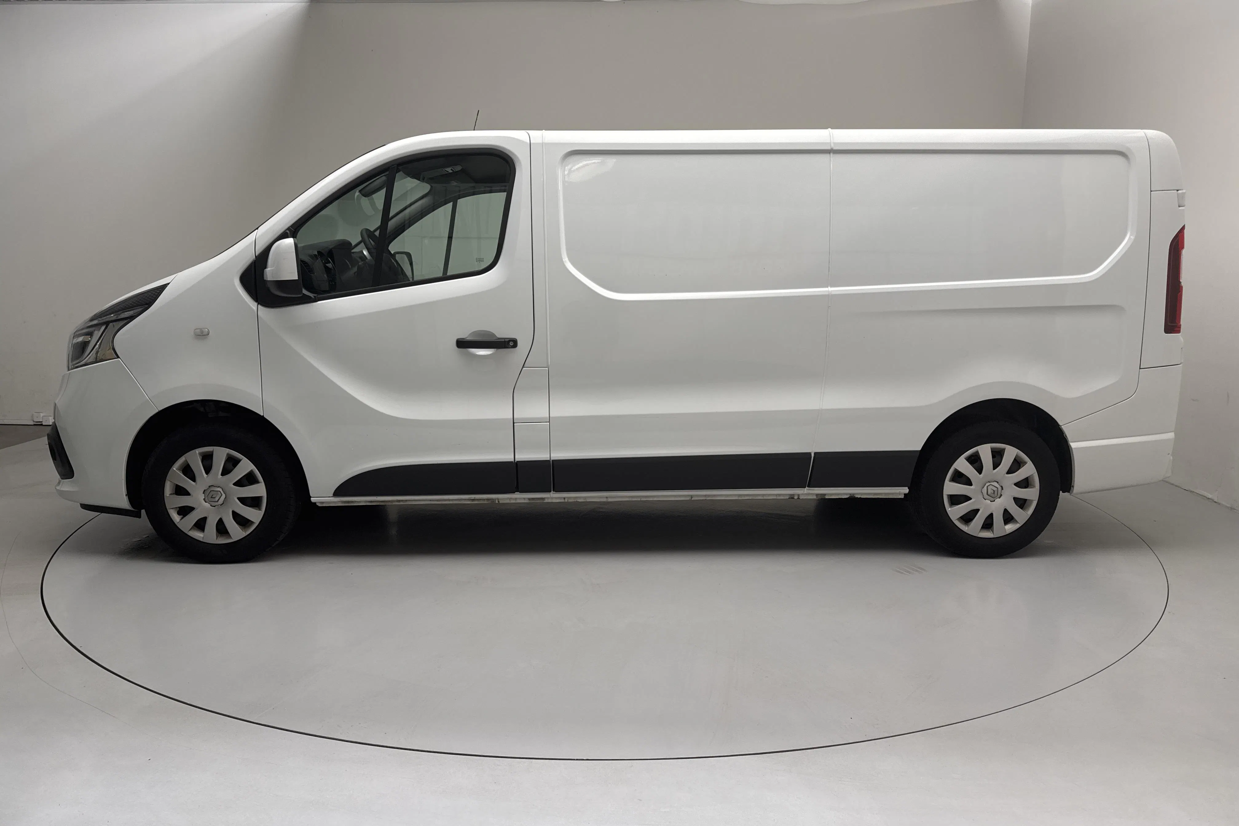Presentation photo 2 of 14: Renault Trafic 2.0 dCi Skåp (120hk) - 69 800 km - Manual - white - 2021