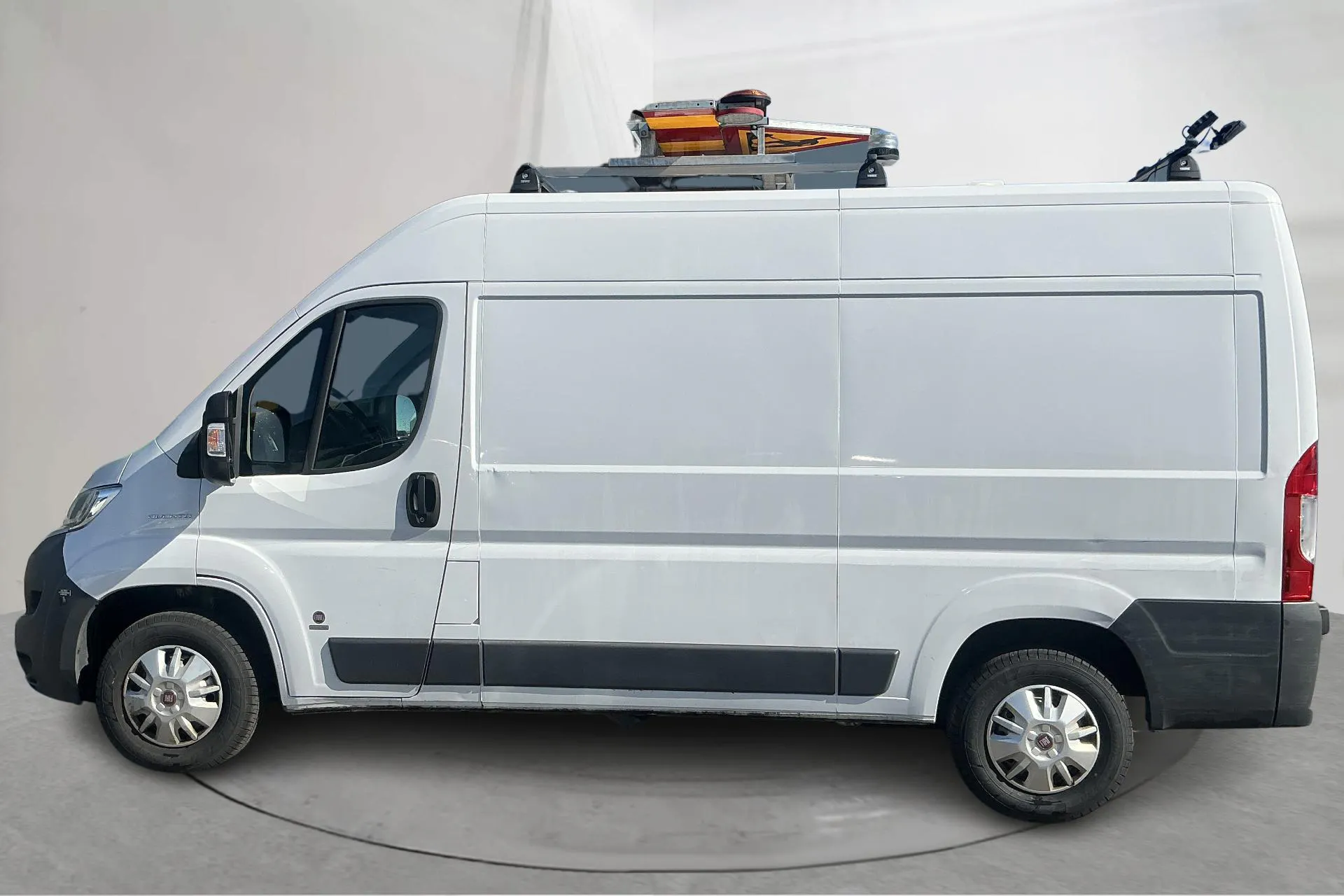 Presentationsfoto 2 av 15: Fiat Ducato 35 2.3 Multijet Skåp (130hk) - 14 108 mil - Manuell - vit - 2018