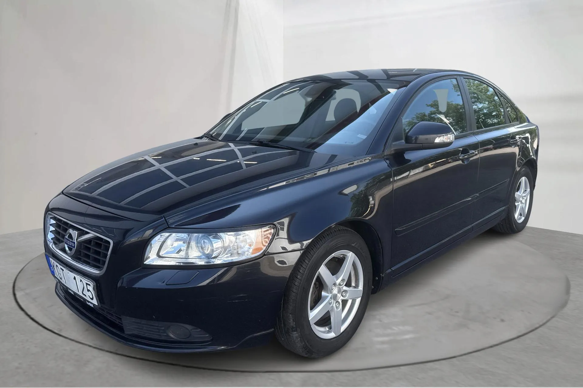 Presentation photo 1 of 15: Volvo S40 D2 (115hk) - 211 960 km - Manual - black - 2011