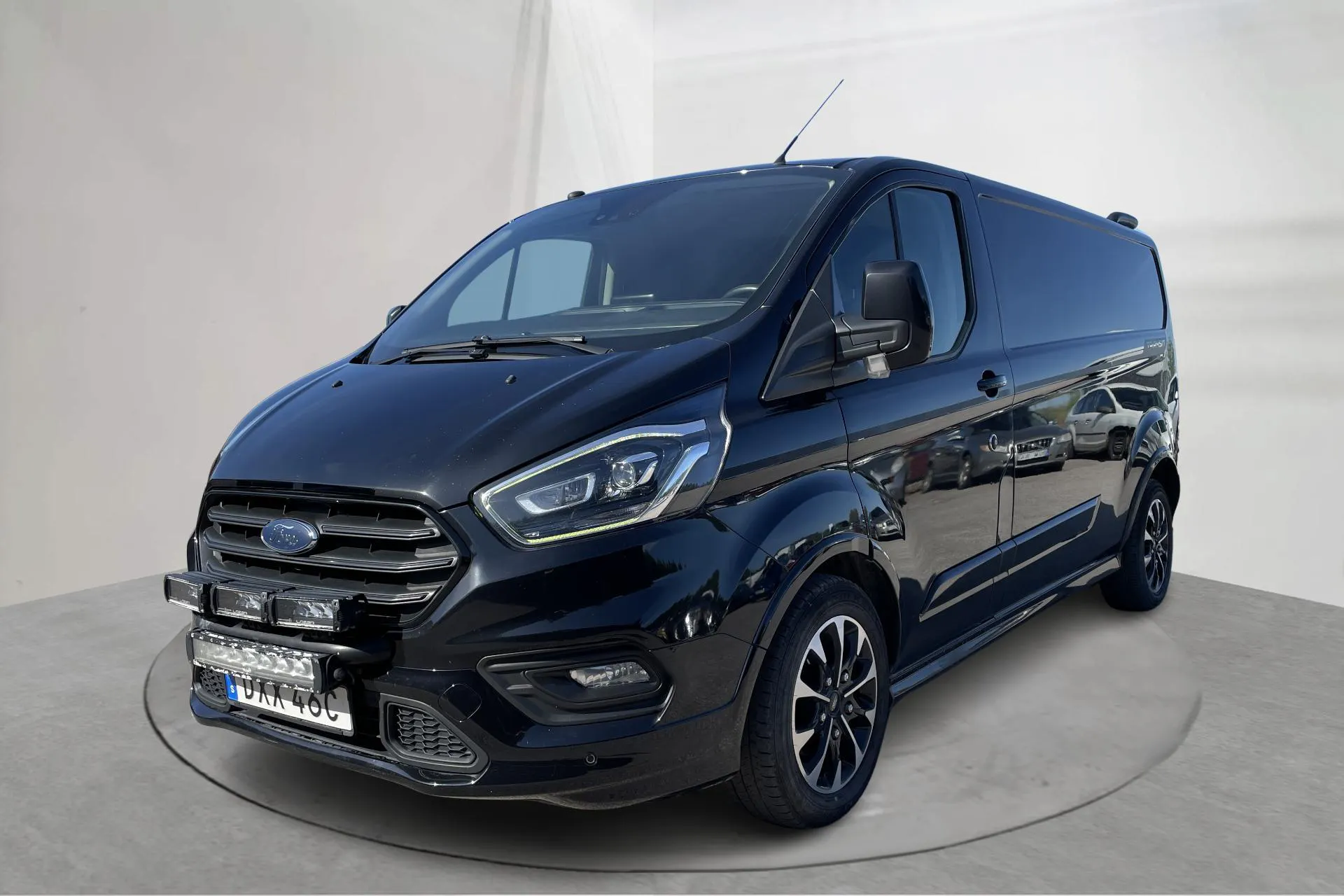 Presentationsfoto 1 av 21: Ford Transit Custom 310 Sportsvan (170hk) - 21 470 mil - Automat - svart - 2019